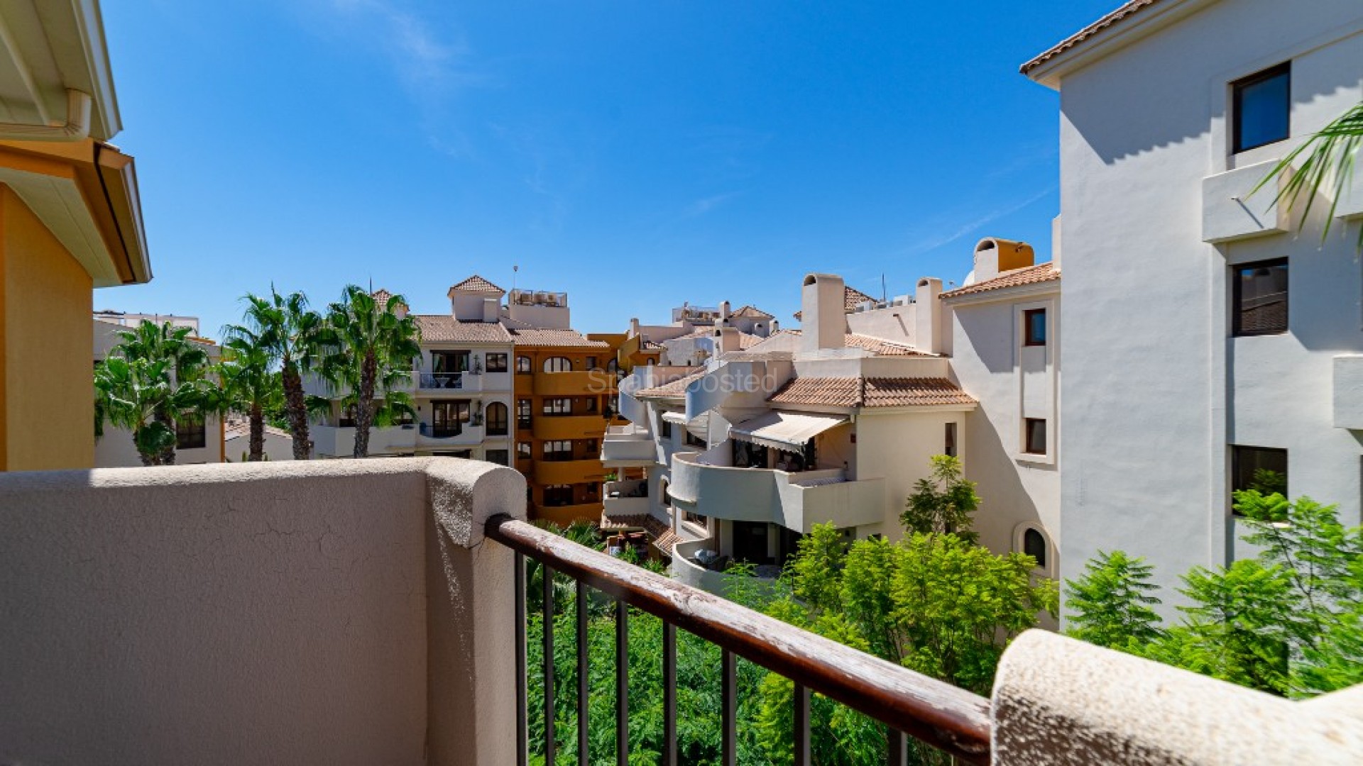 Resale - Apartment -
Punta Prima