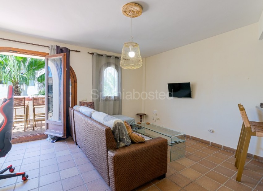 Resale - Apartment -
Punta Prima