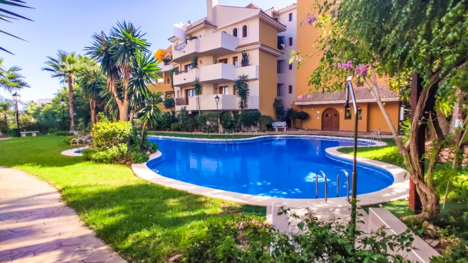 Resale - Apartment -
Punta Prima