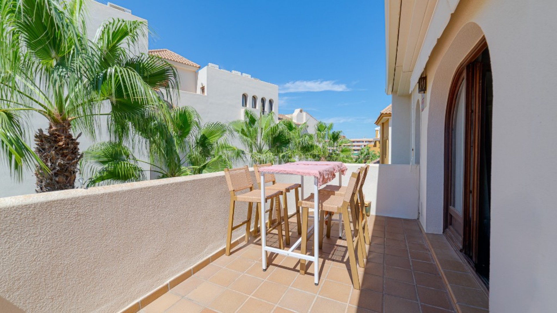 Resale - Apartment -
Punta Prima
