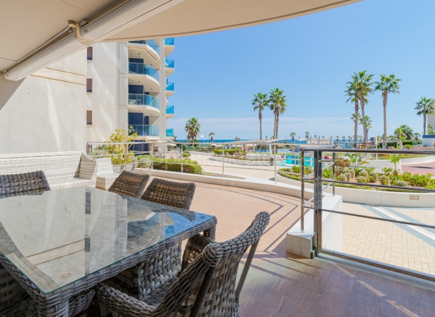 Resale - Apartment -
Punta Prima