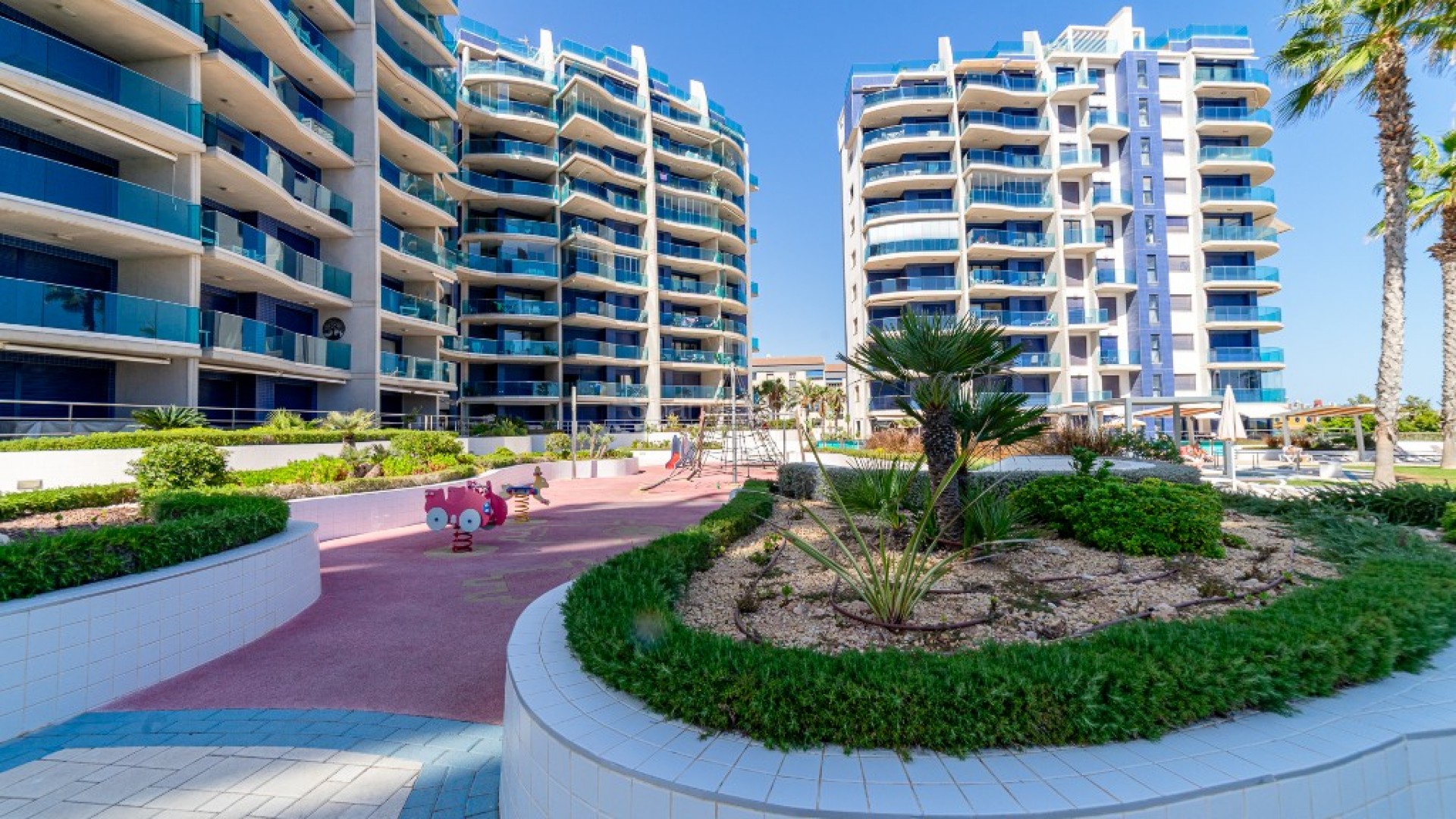 Resale - Apartment -
Punta Prima