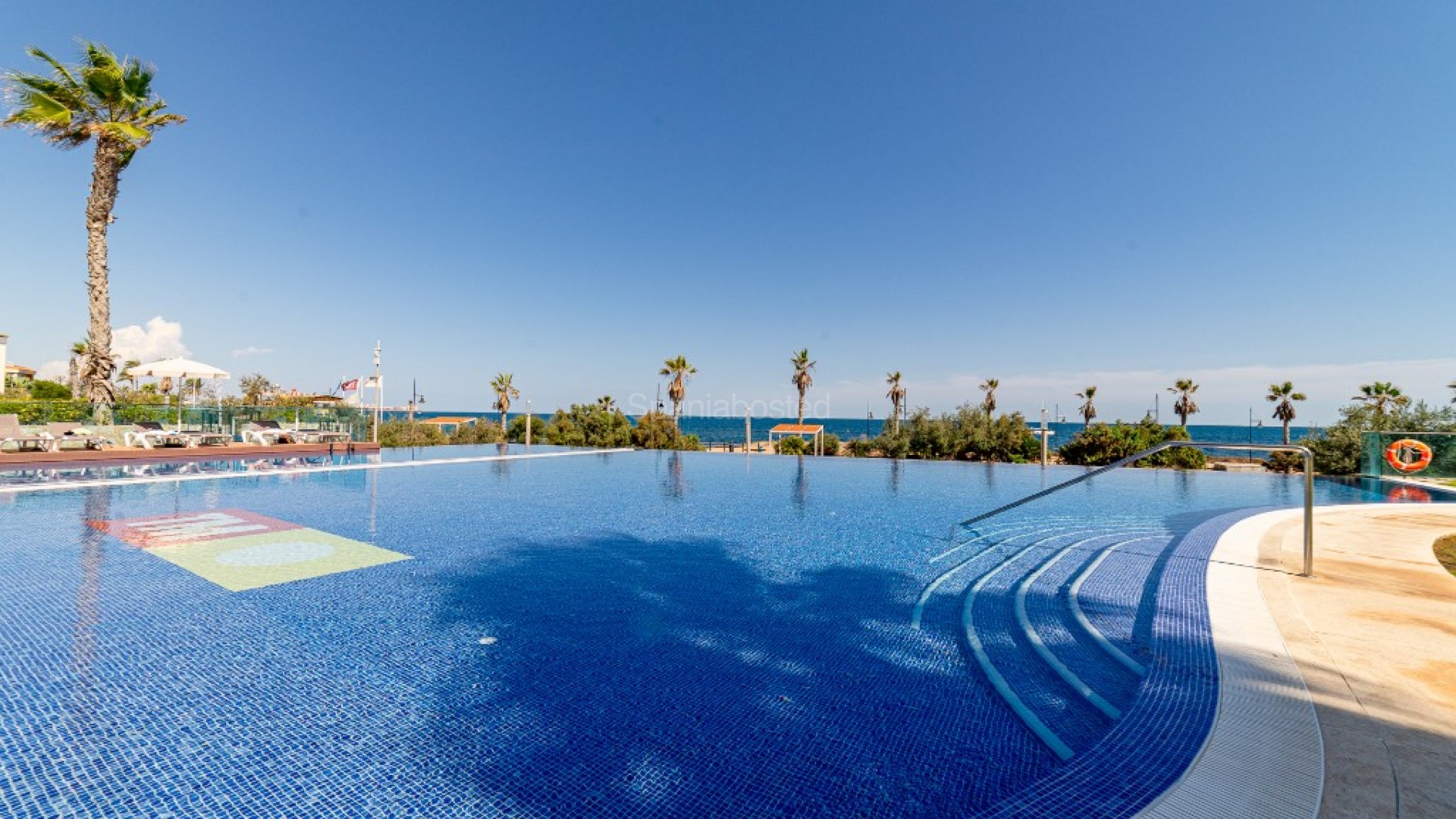 Resale - Apartment -
Punta Prima