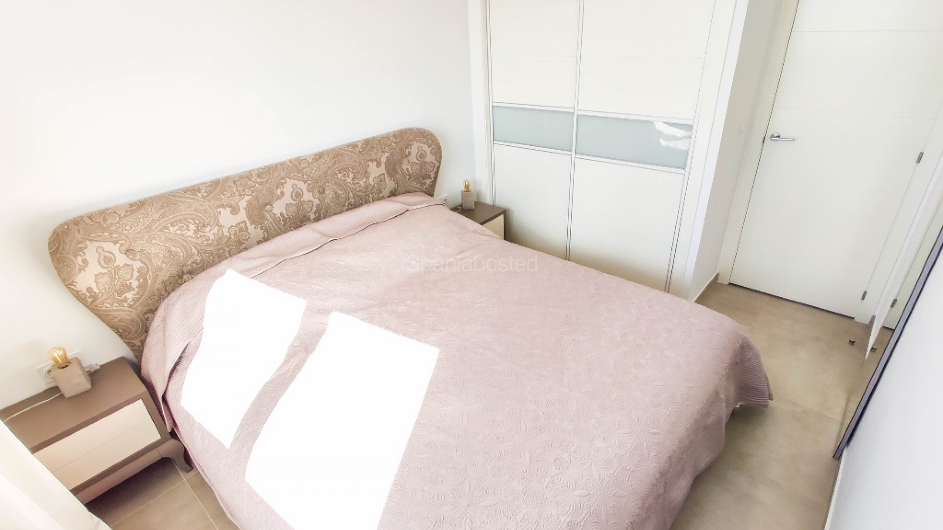 Resale - Apartment -
Punta Prima