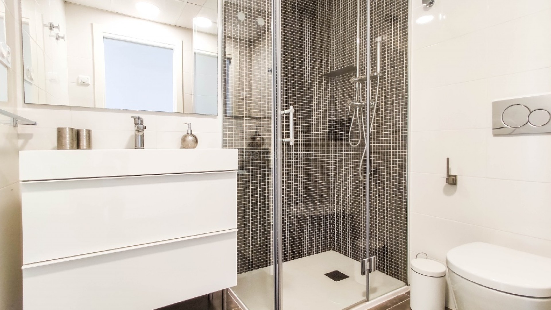 Resale - Apartment -
Punta Prima