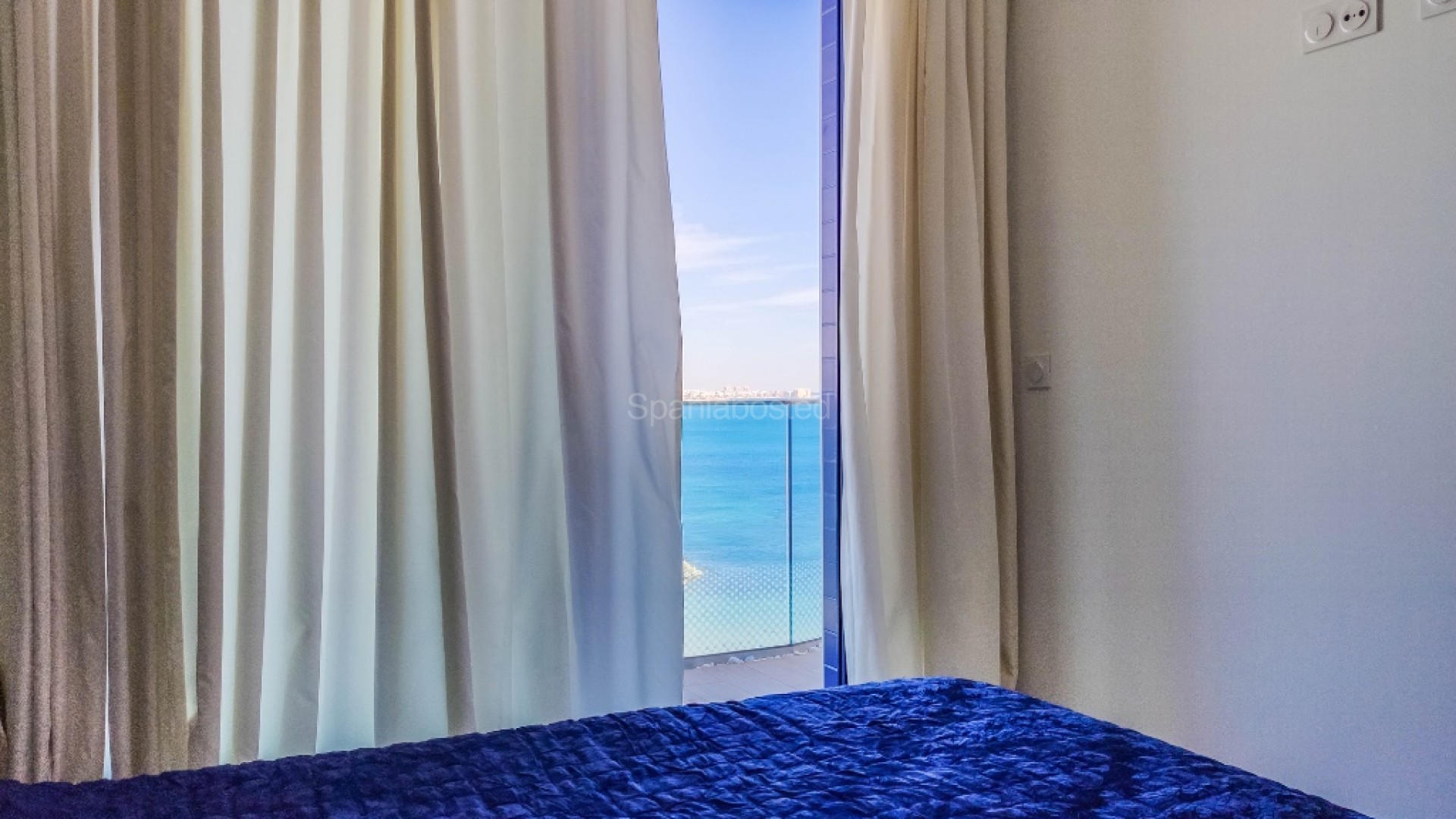 Resale - Apartment -
Punta Prima