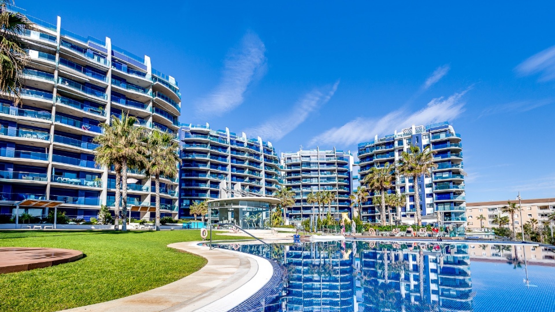 Resale - Apartment -
Punta Prima