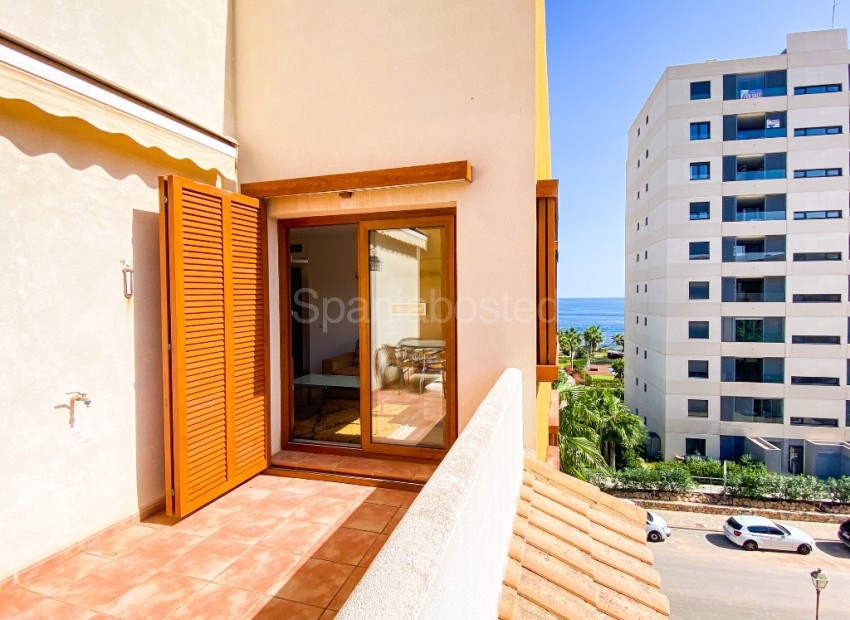 Resale - Apartment -
Punta Prima