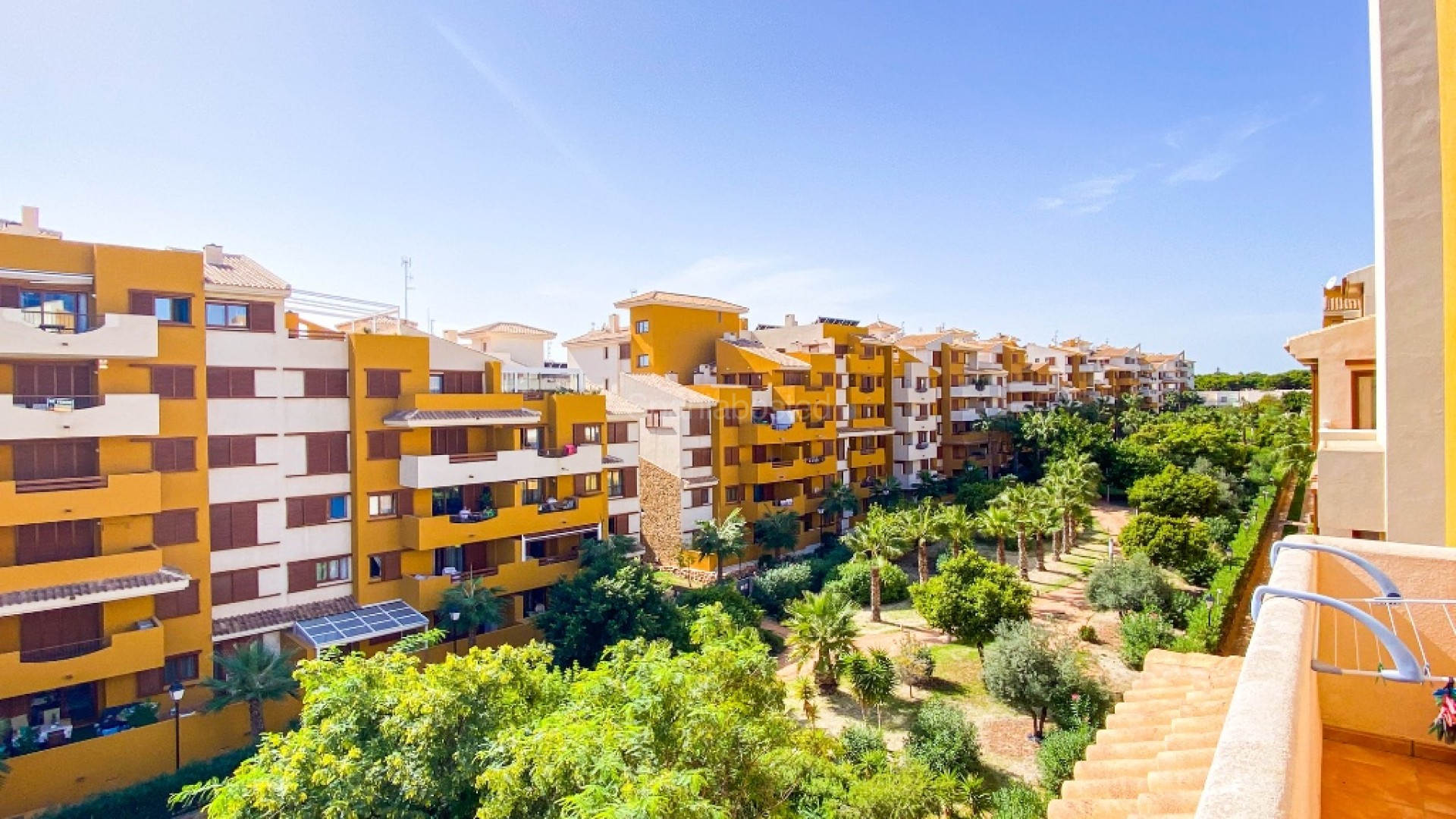Resale - Apartment -
Punta Prima