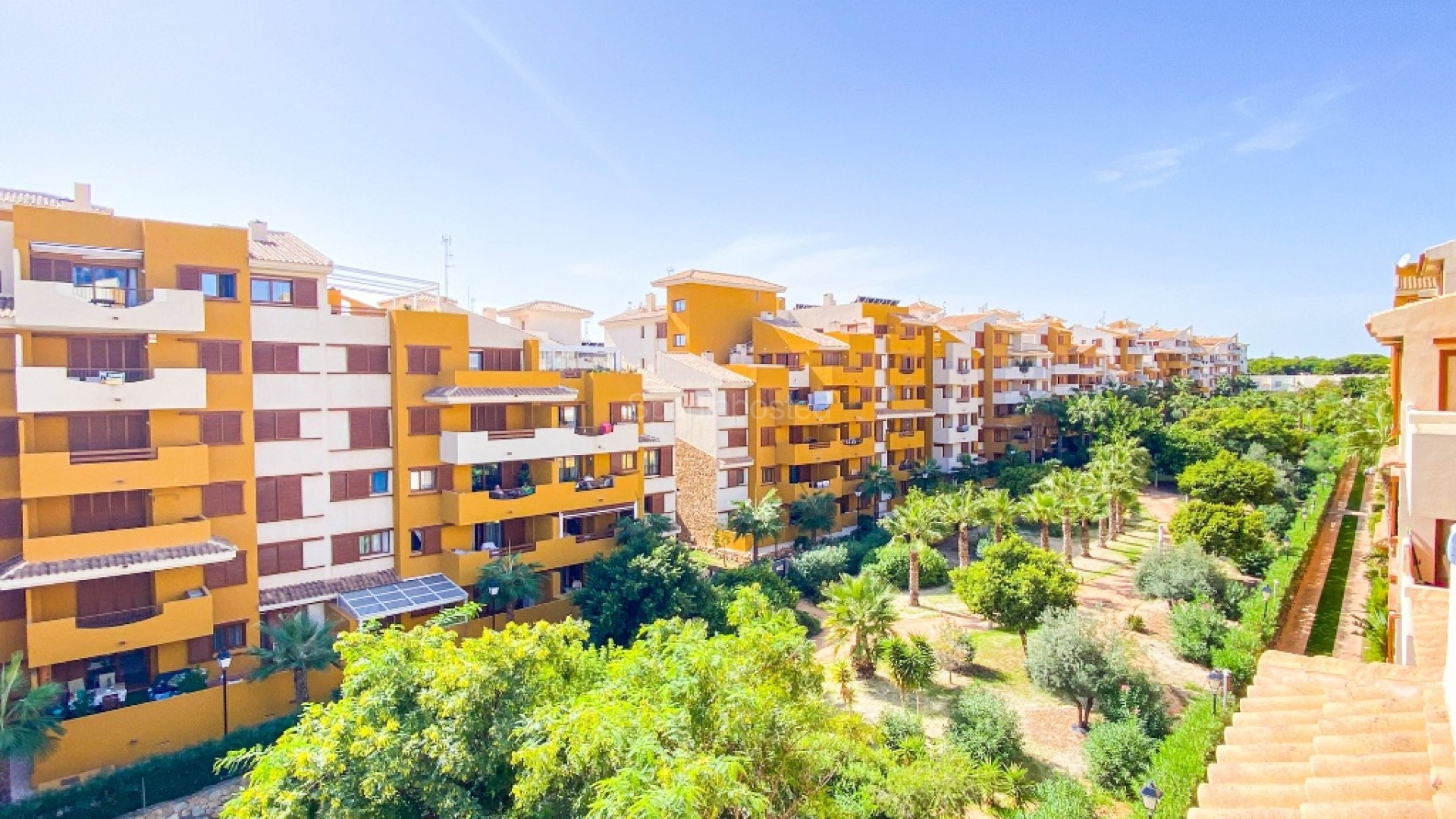 Resale - Apartment -
Punta Prima