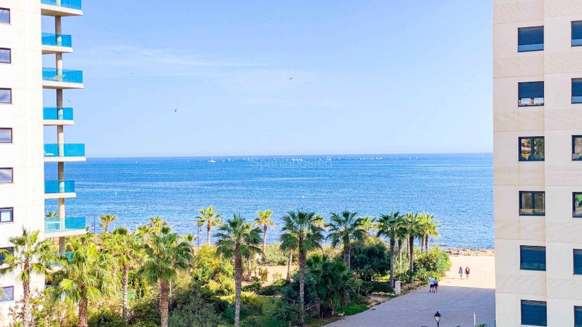 Resale - Apartment -
Punta Prima