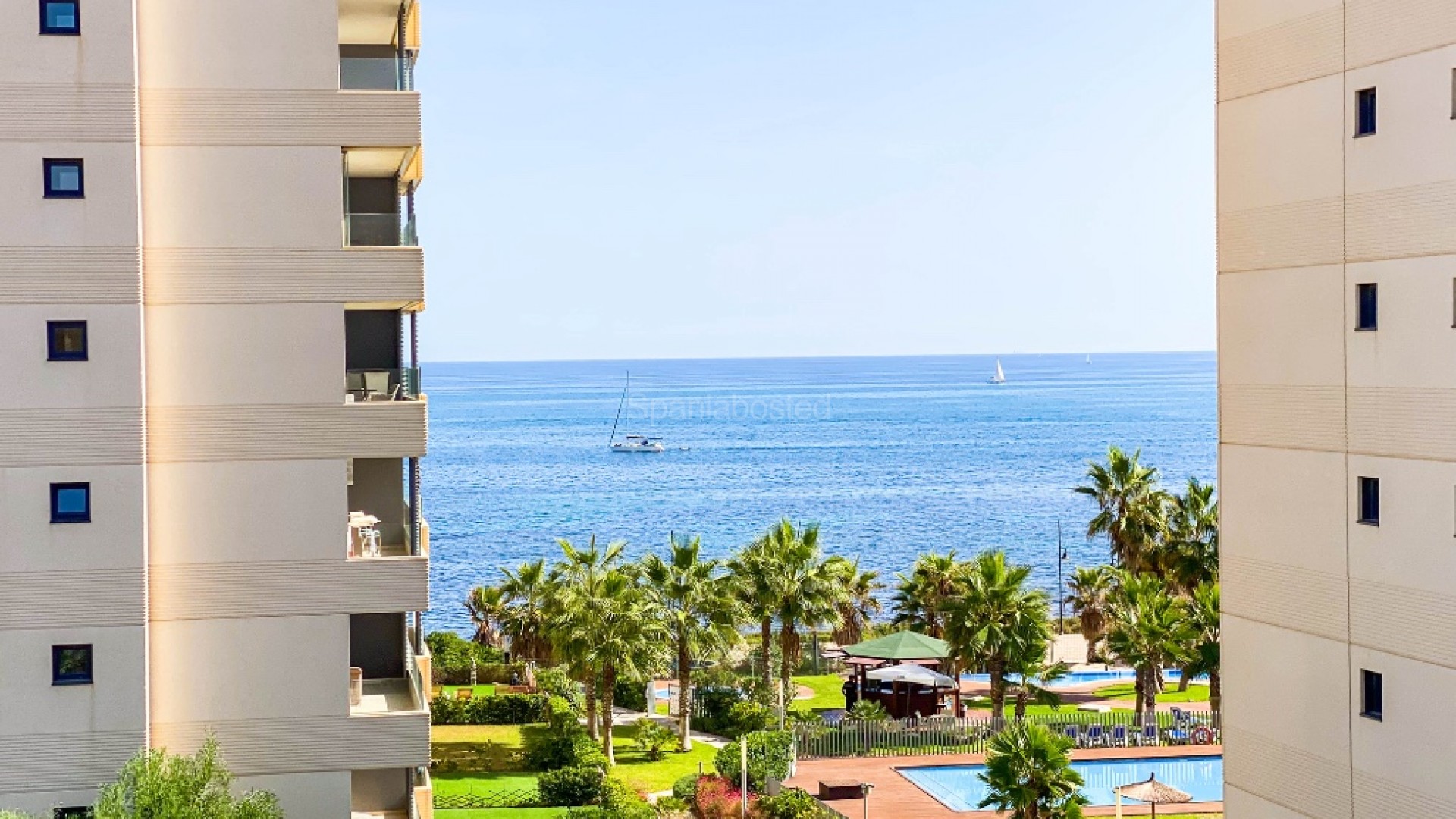 Resale - Apartment -
Punta Prima