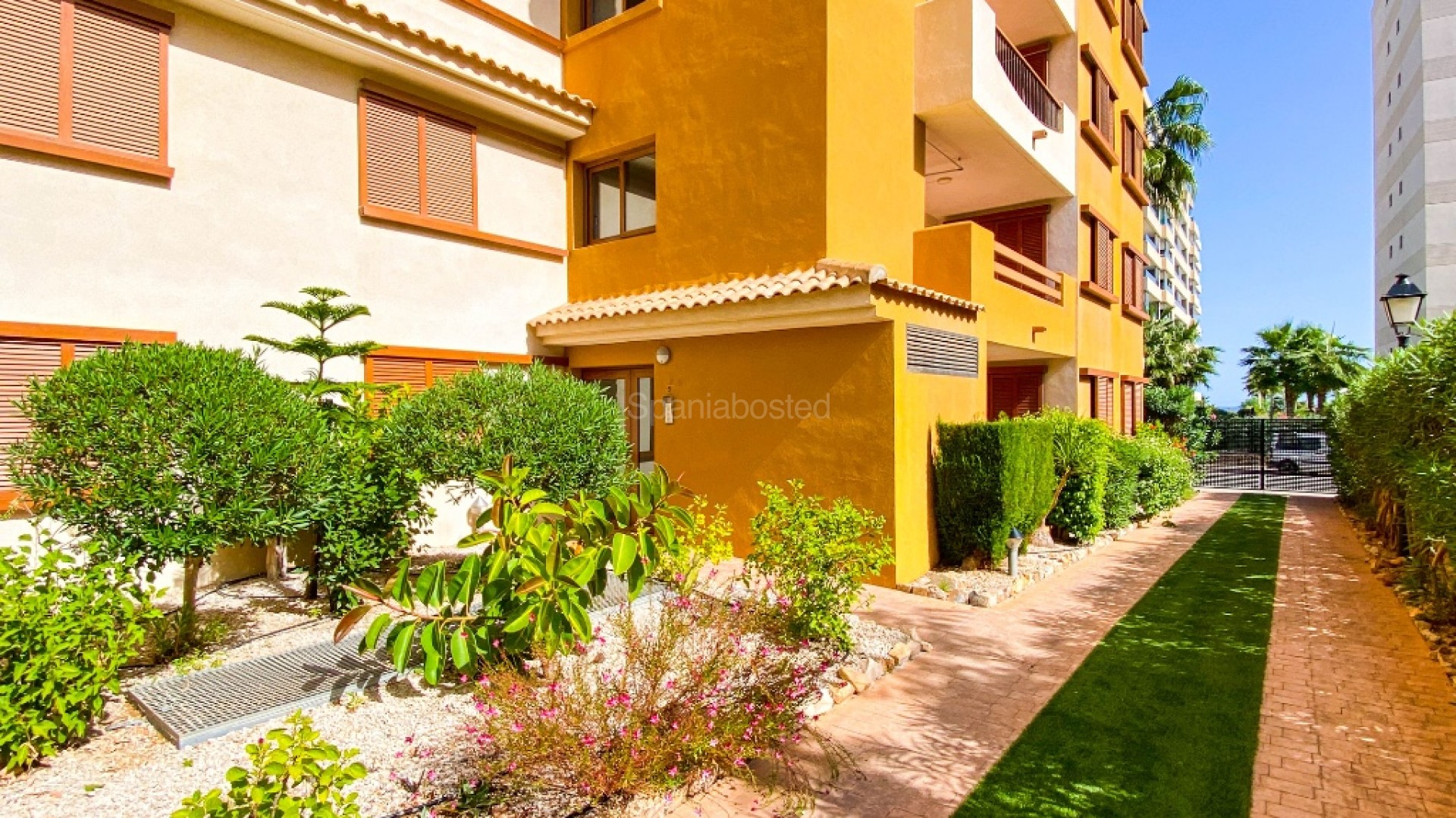 Resale - Apartment -
Punta Prima