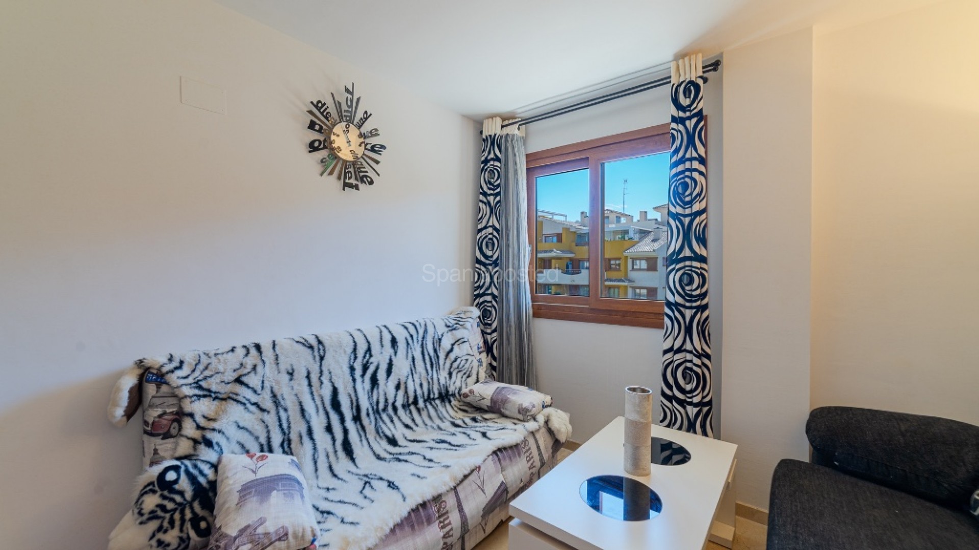 Resale - Apartment -
Punta Prima