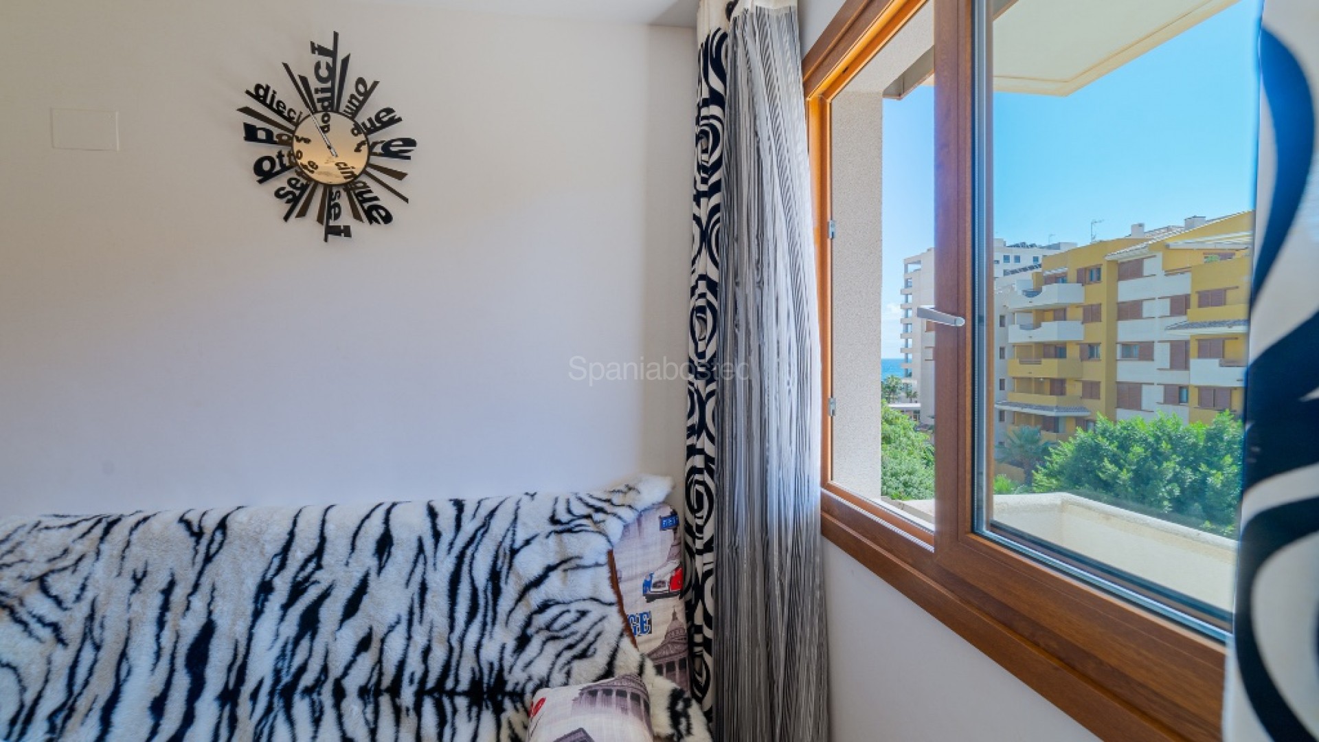 Resale - Apartment -
Punta Prima