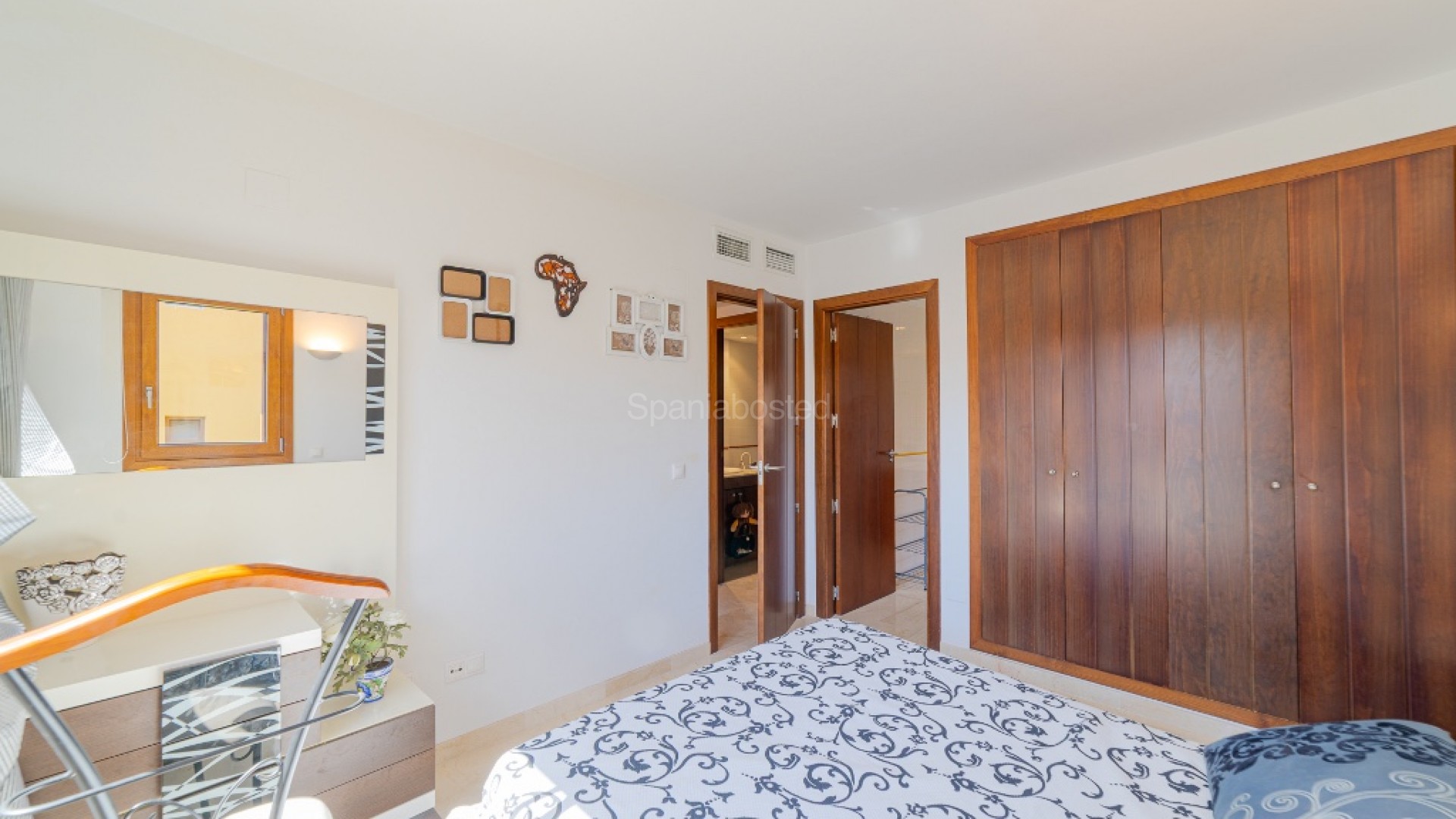 Resale - Apartment -
Punta Prima