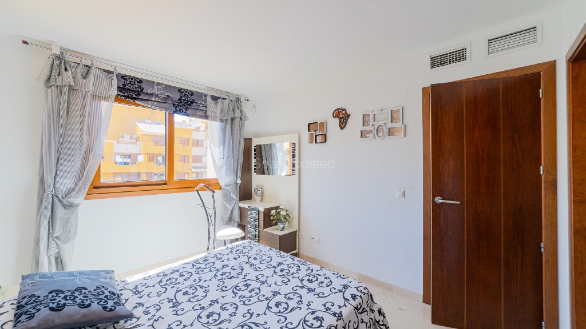 Resale - Apartment -
Punta Prima