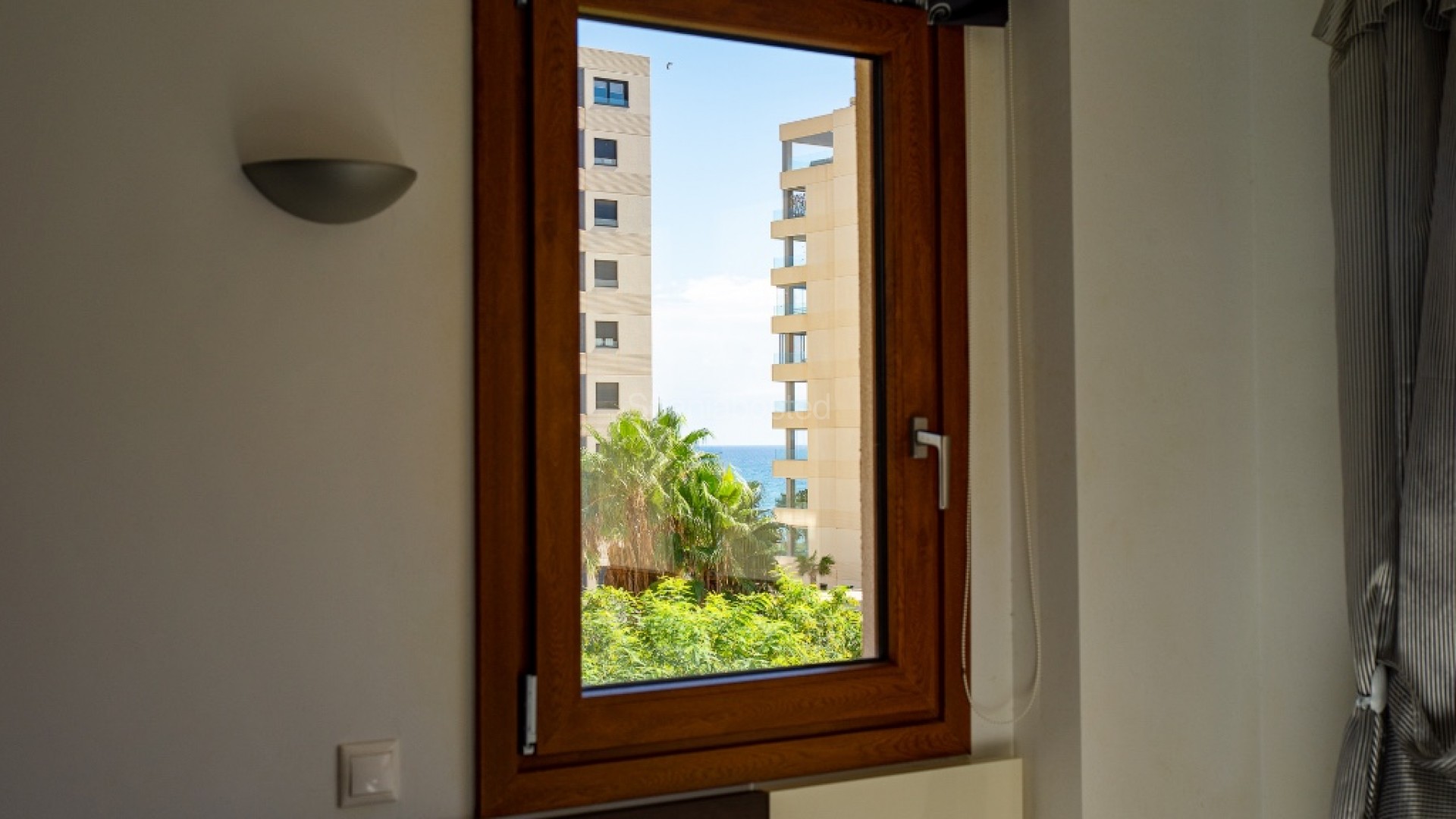 Resale - Apartment -
Punta Prima