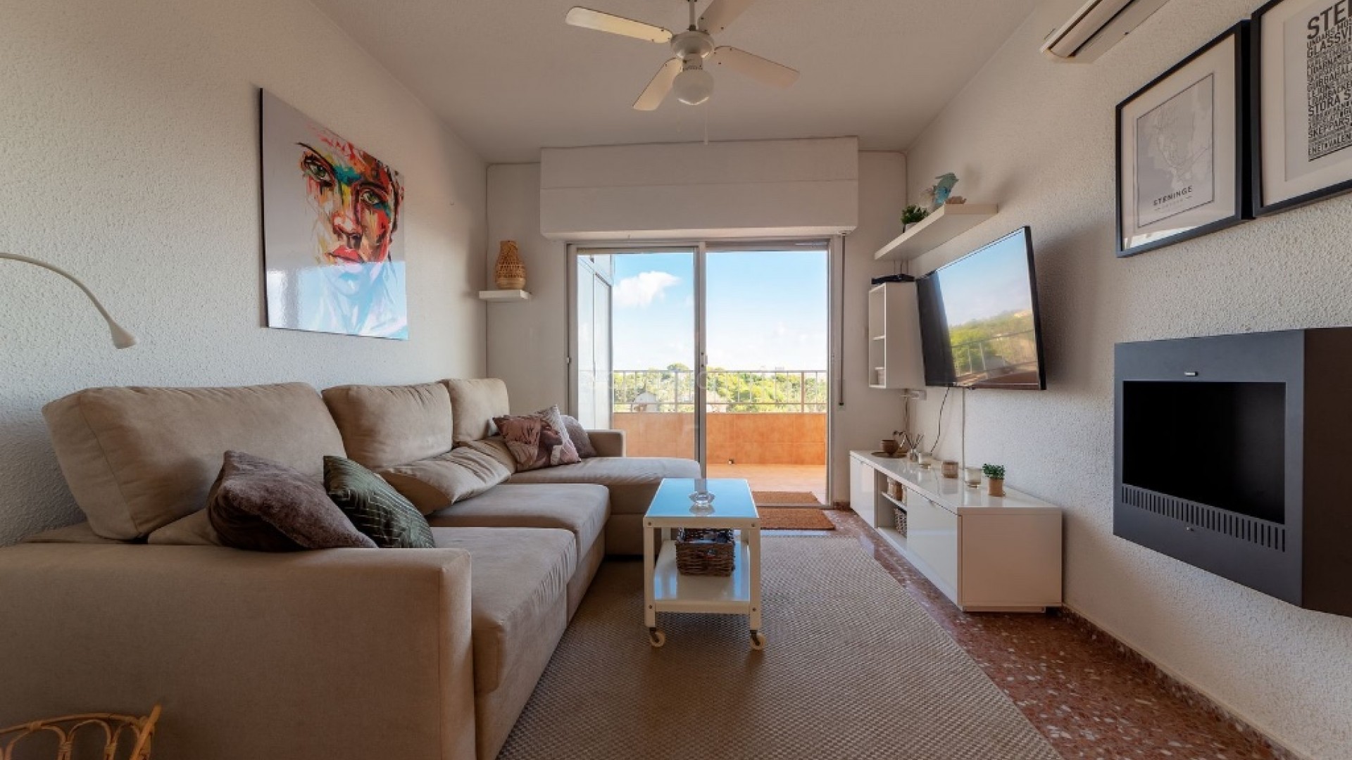 Resale - Apartment -
Punta Prima