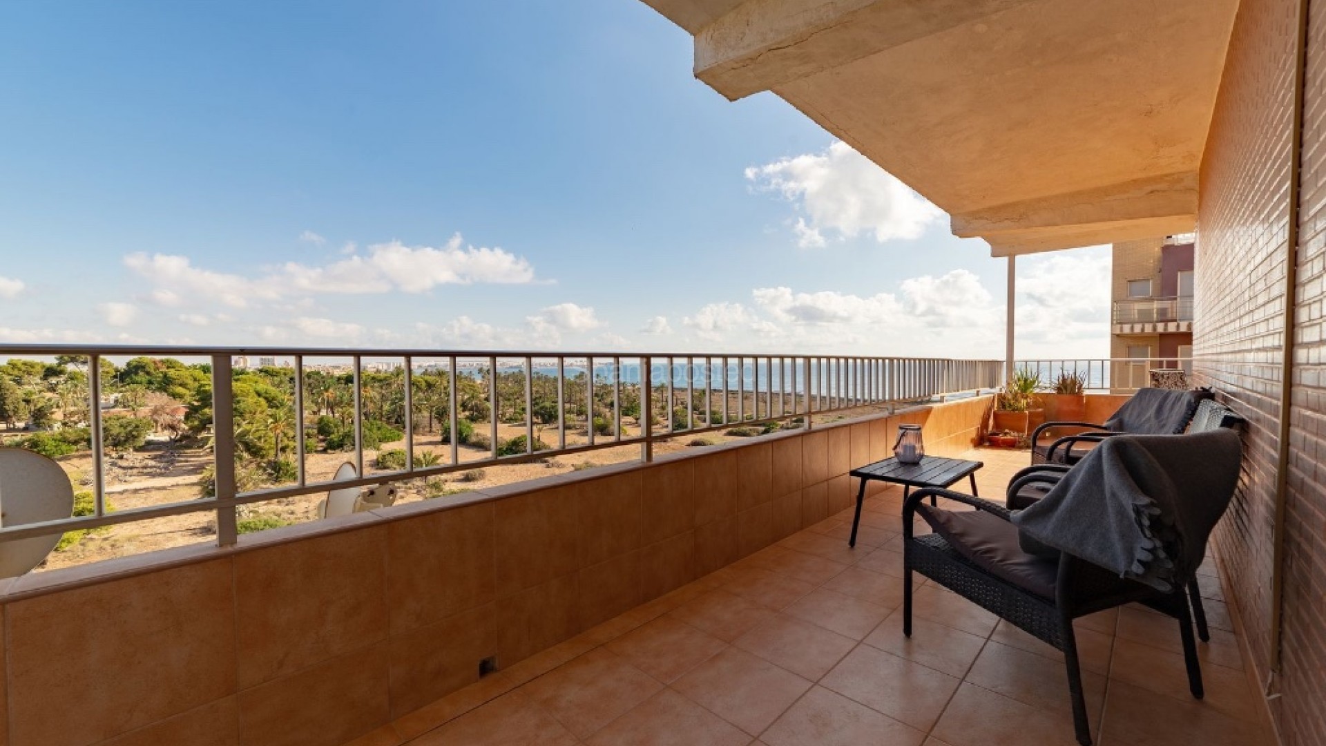 Resale - Apartment -
Punta Prima