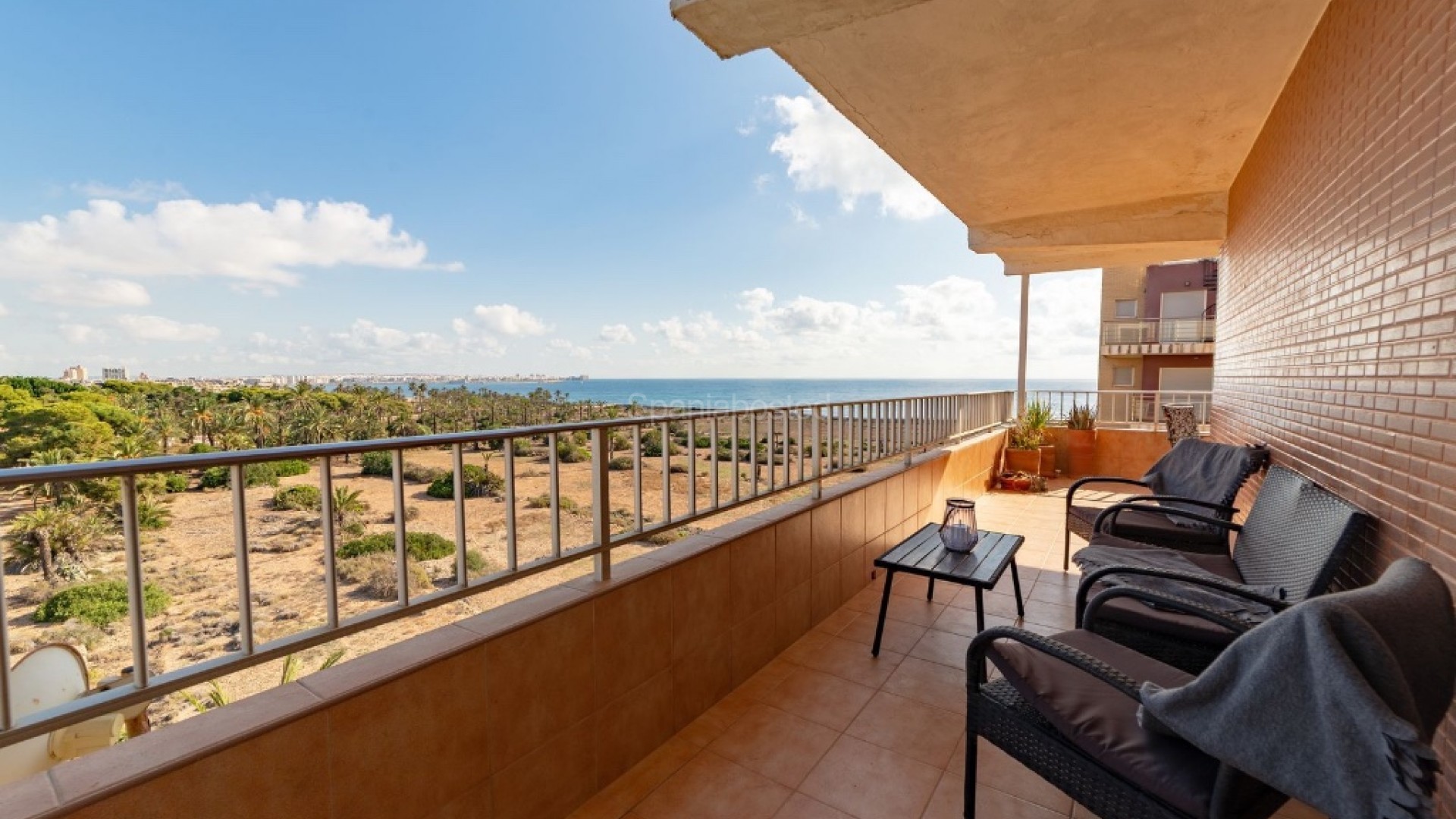 Resale - Apartment -
Punta Prima