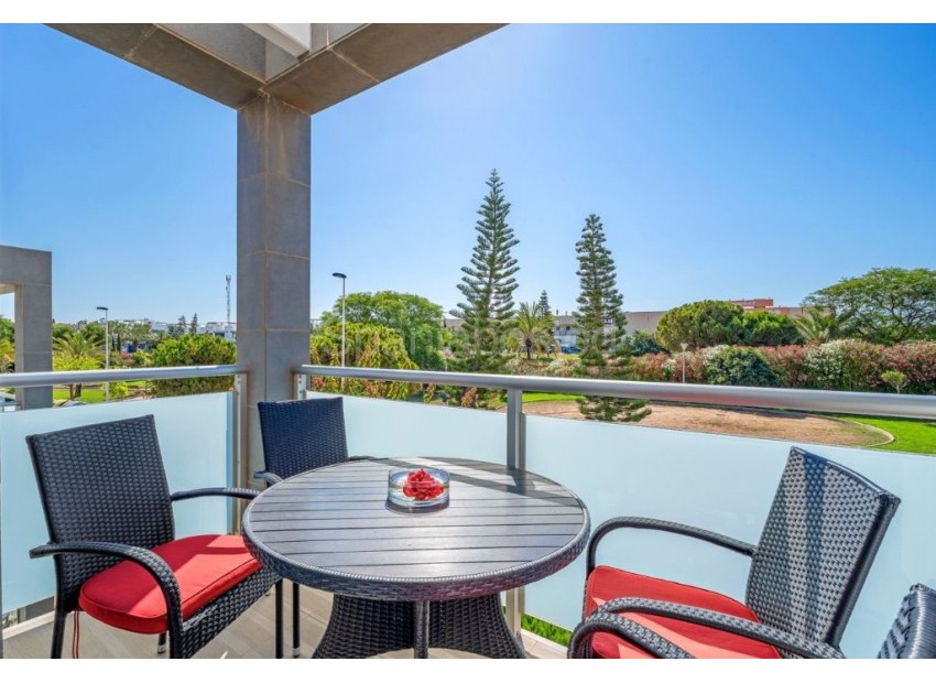 Resale - Apartment -
Punta Prima