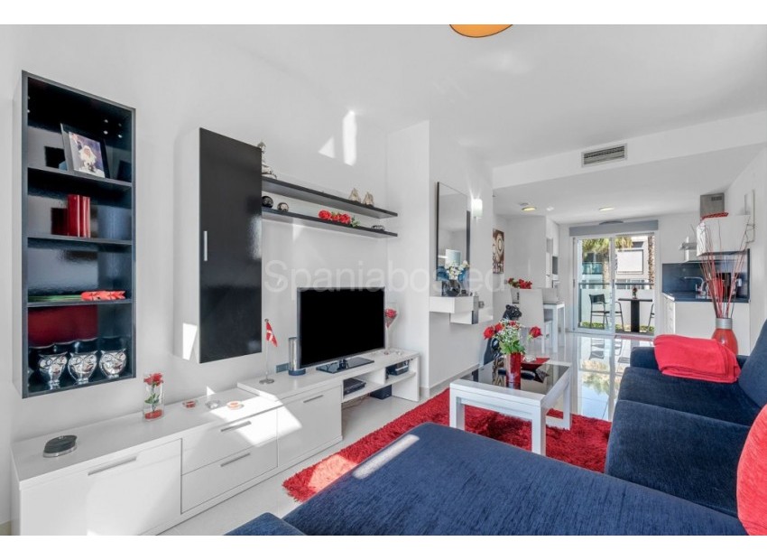 Resale - Apartment -
Punta Prima