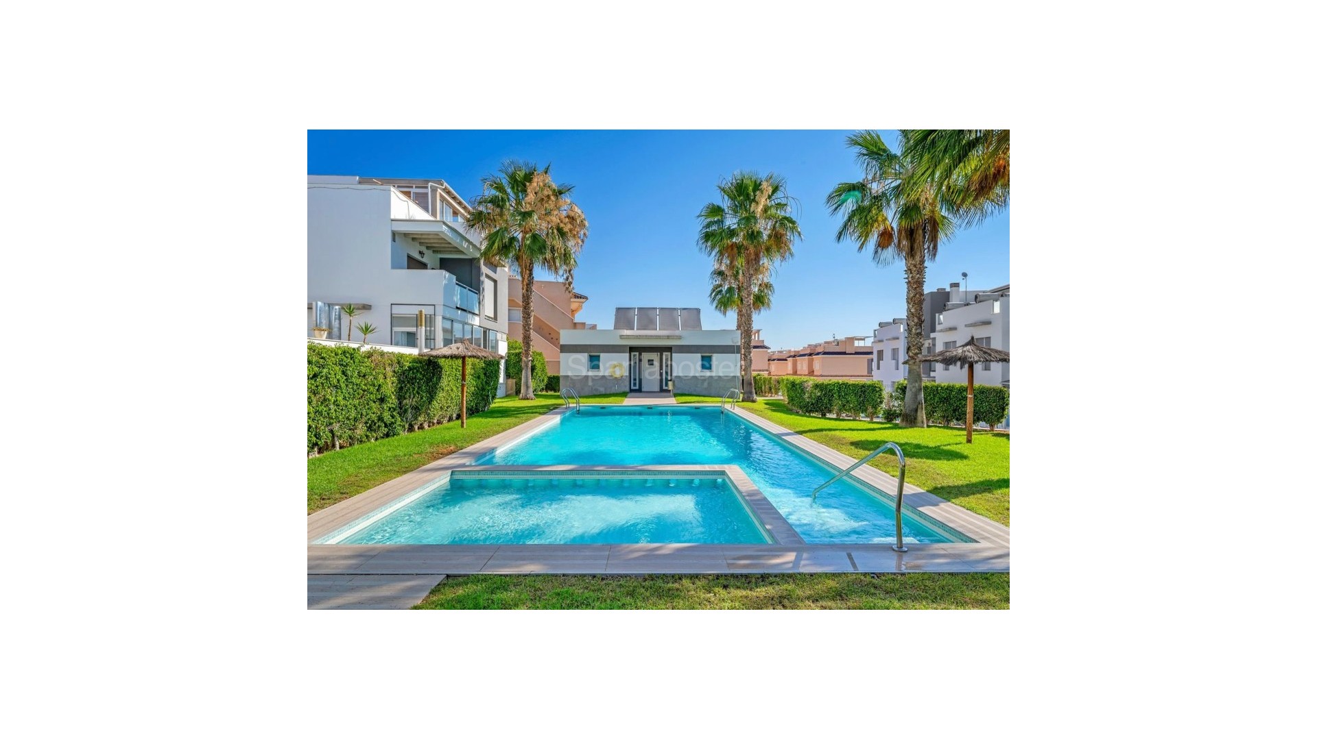 Resale - Apartment -
Punta Prima