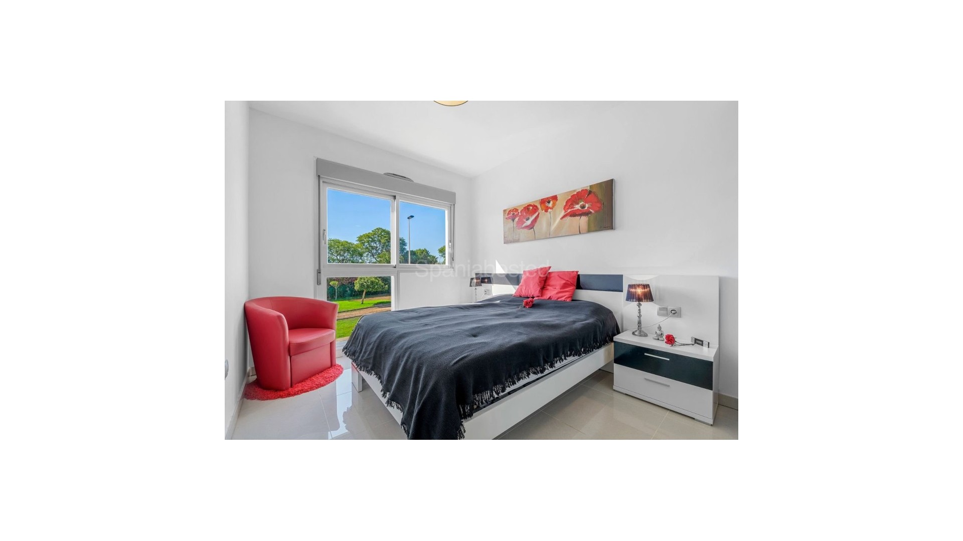 Resale - Apartment -
Punta Prima