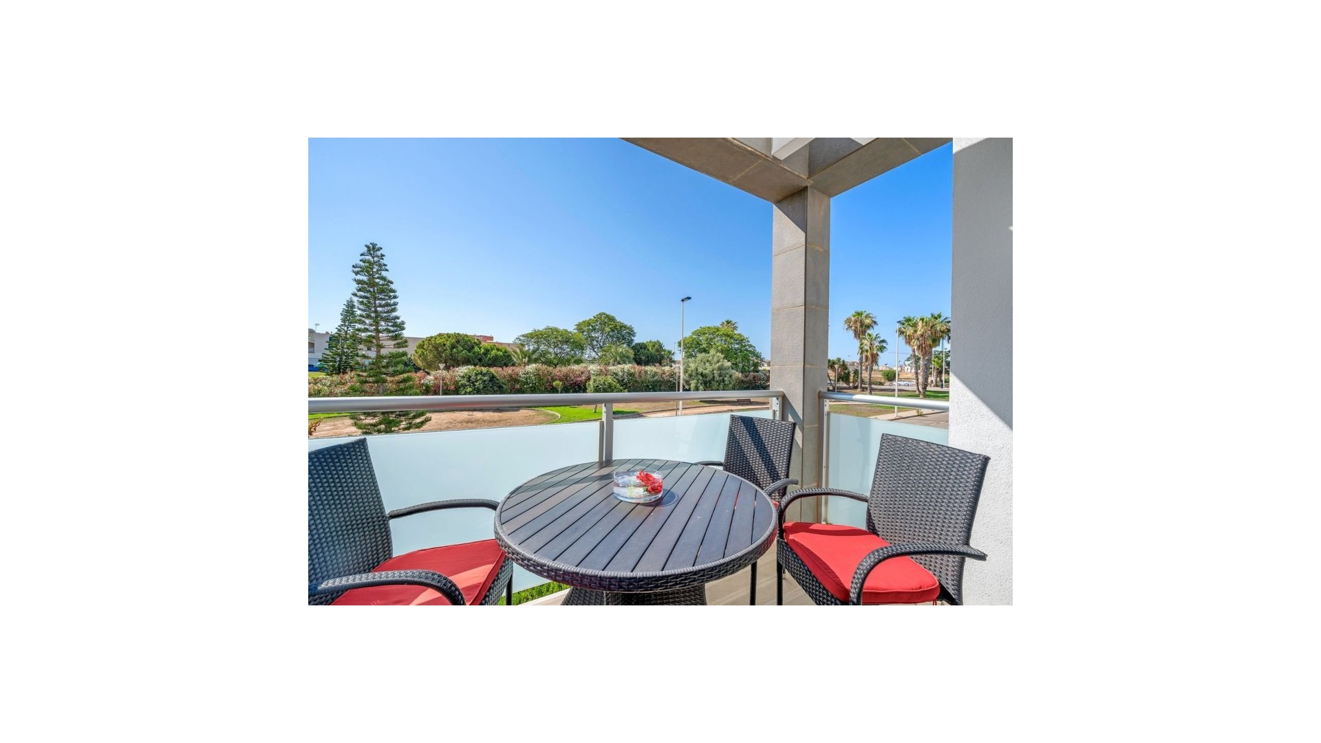 Resale - Apartment -
Punta Prima