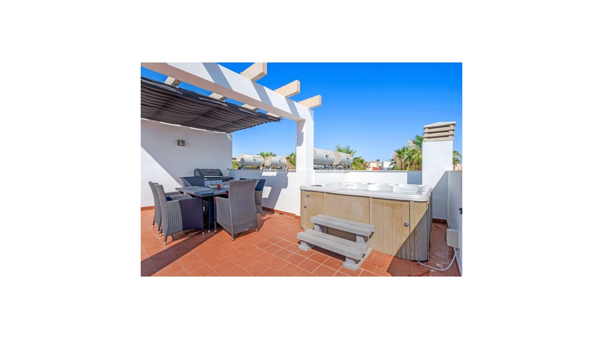 Resale - Apartment -
Punta Prima