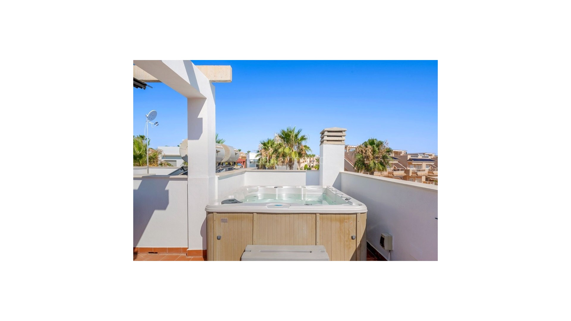 Resale - Apartment -
Punta Prima