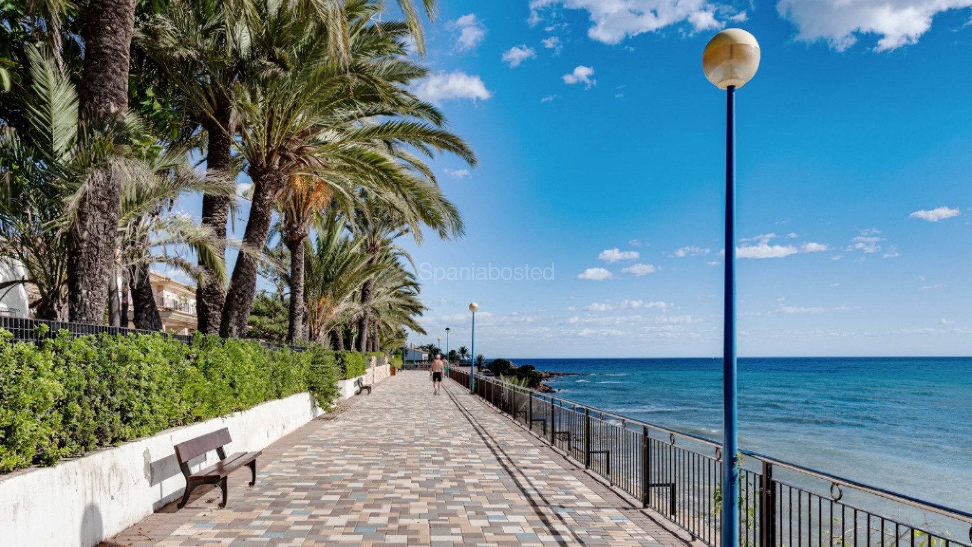 Resale - Apartment -
Punta Prima