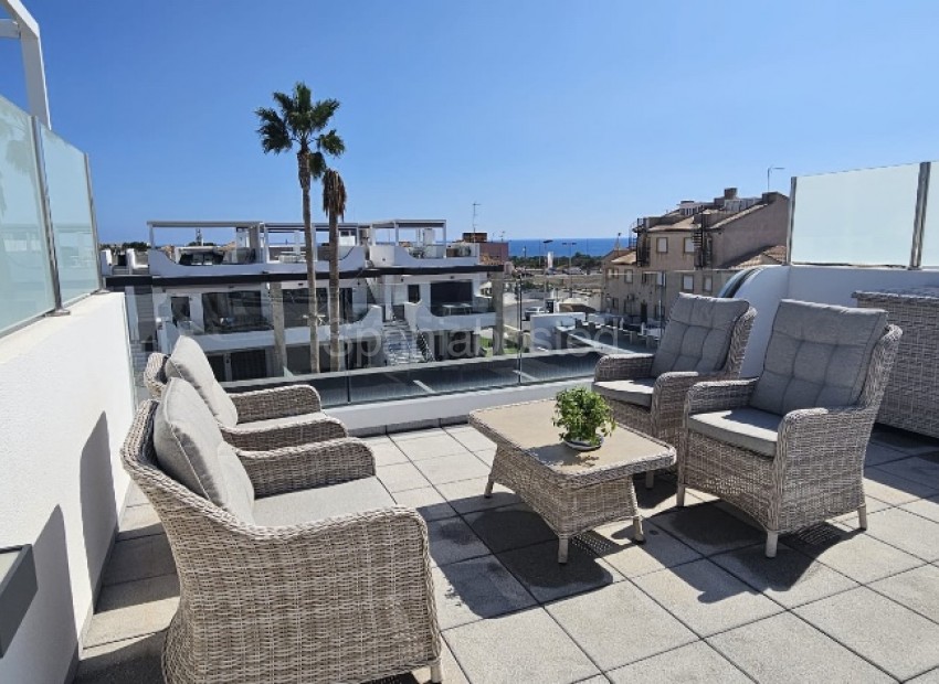 Resale - Apartment -
Punta Prima