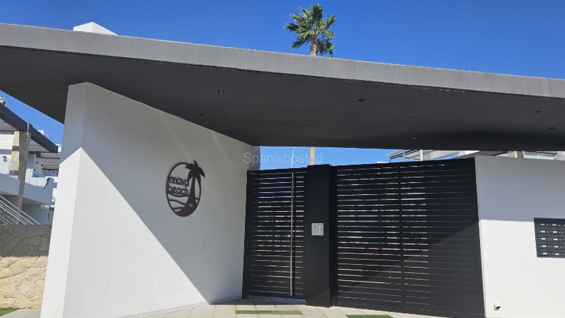 Resale - Apartment -
Punta Prima