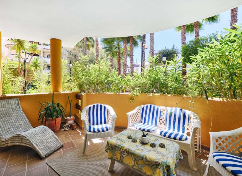 Resale - Apartment -
Punta Prima