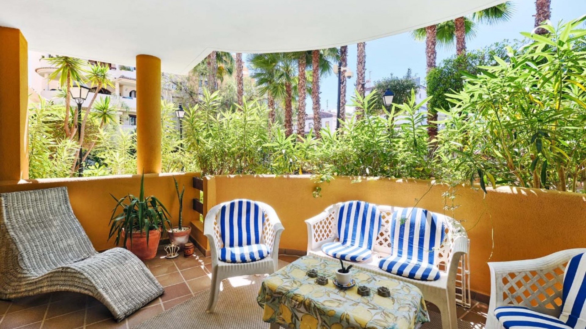 Resale - Apartment -
Punta Prima