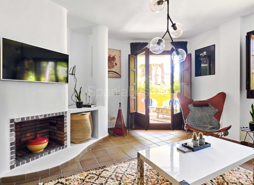 Resale - Apartment -
Punta Prima