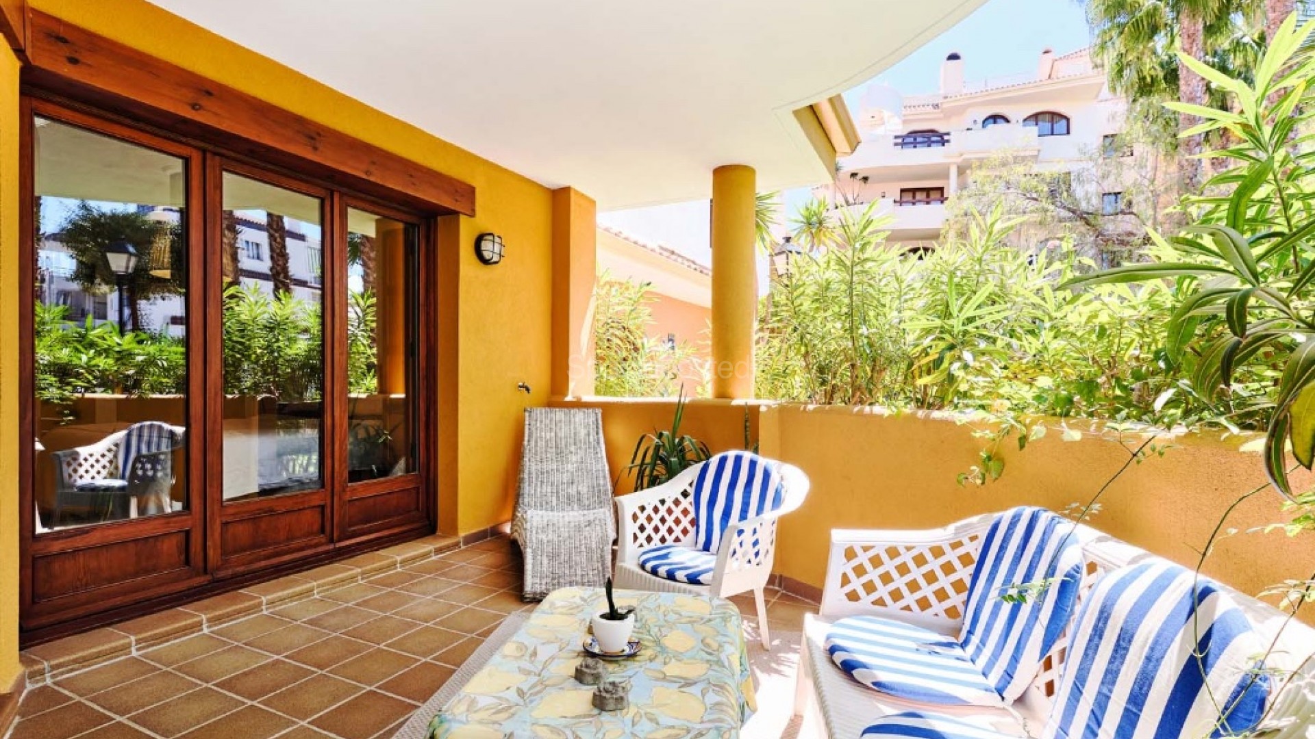 Resale - Apartment -
Punta Prima