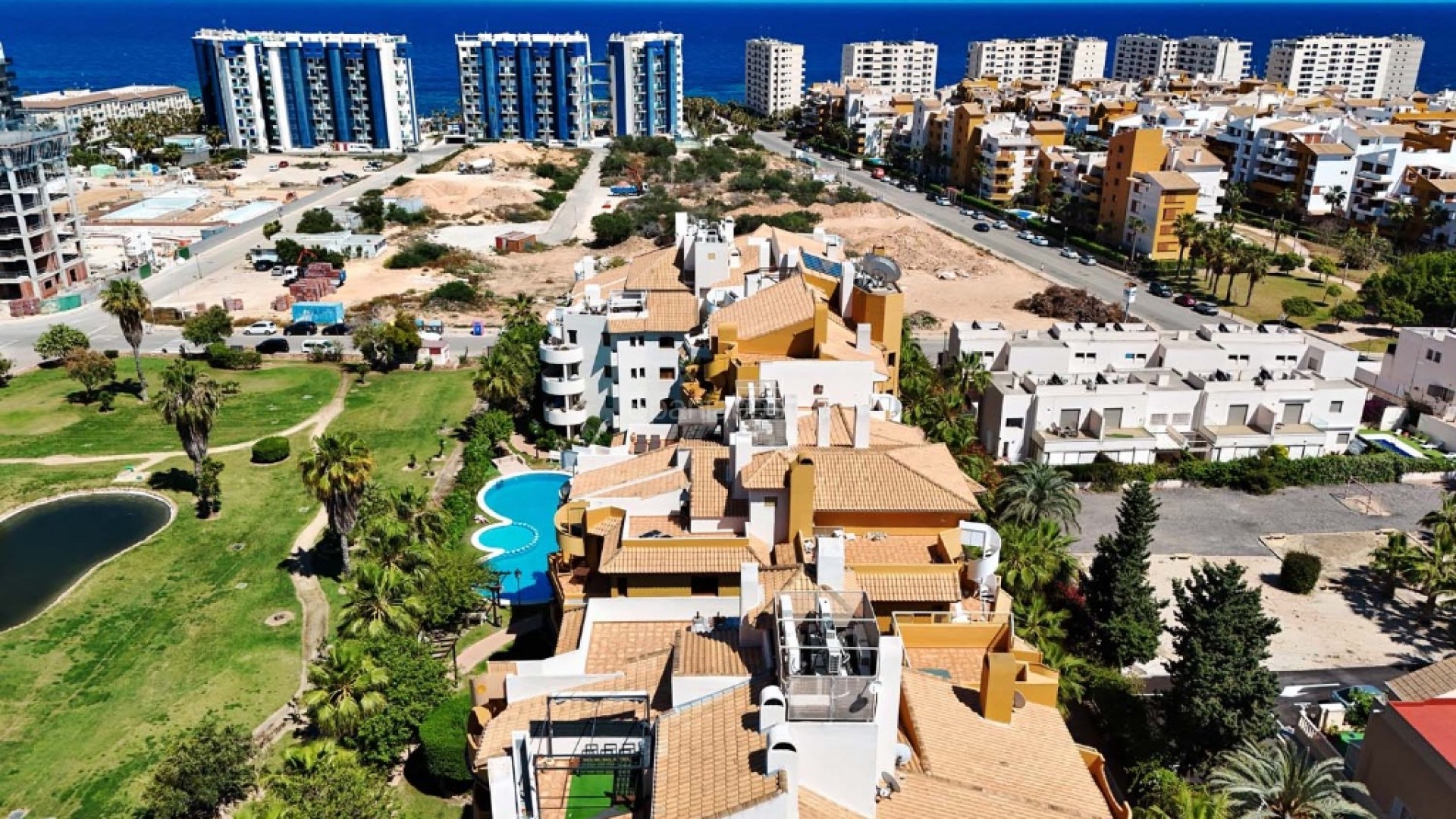 Resale - Apartment -
Punta Prima