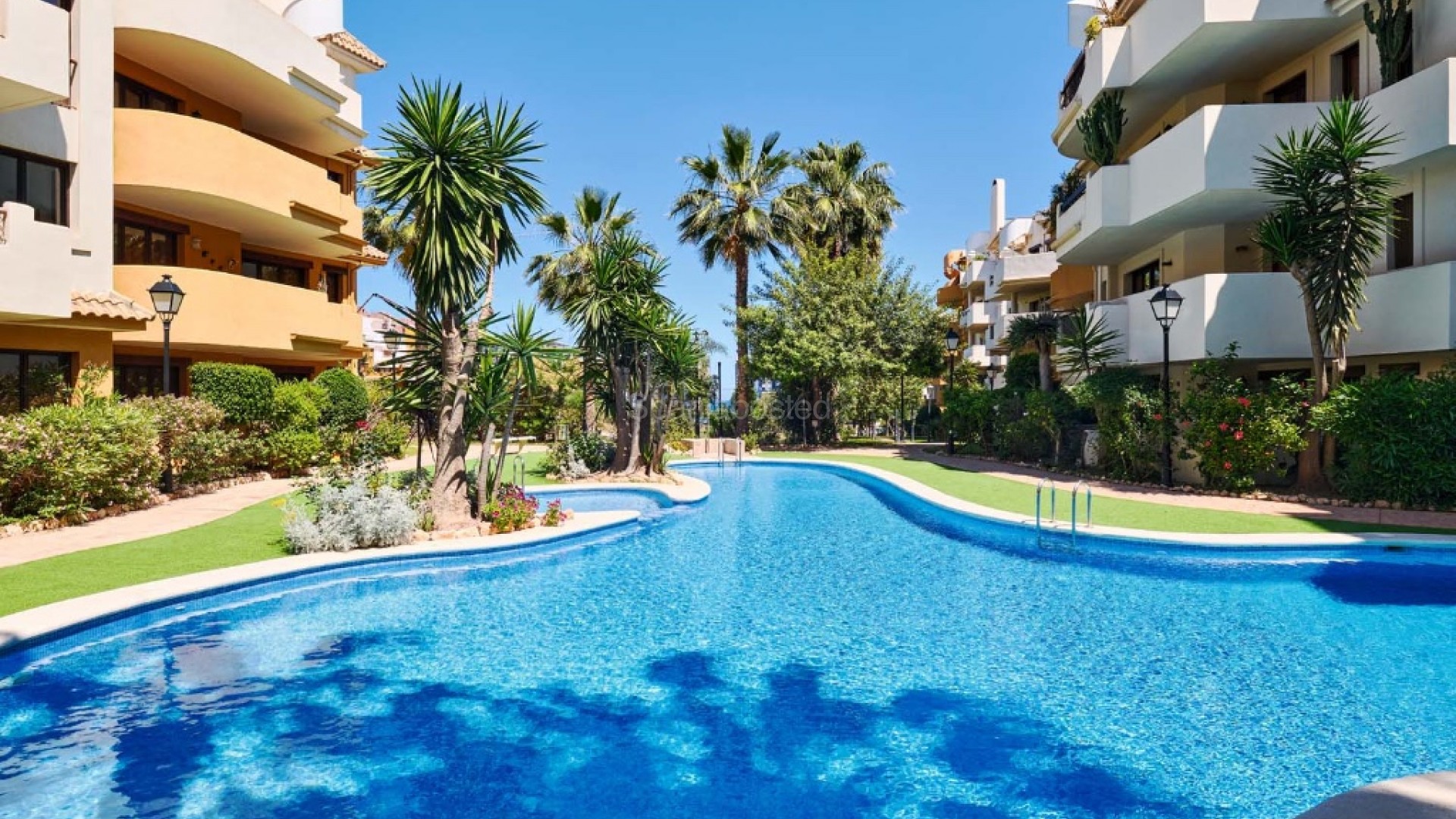 Resale - Apartment -
Punta Prima