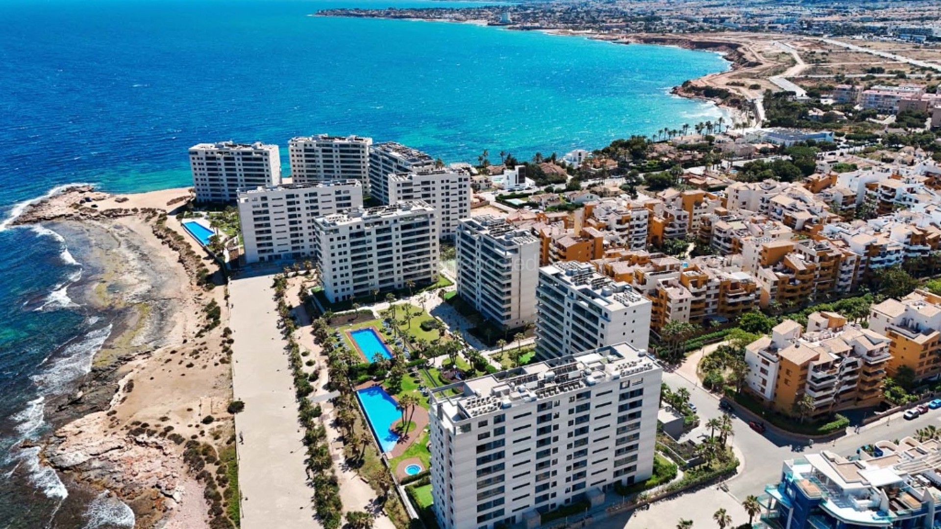 Resale - Apartment -
Punta Prima