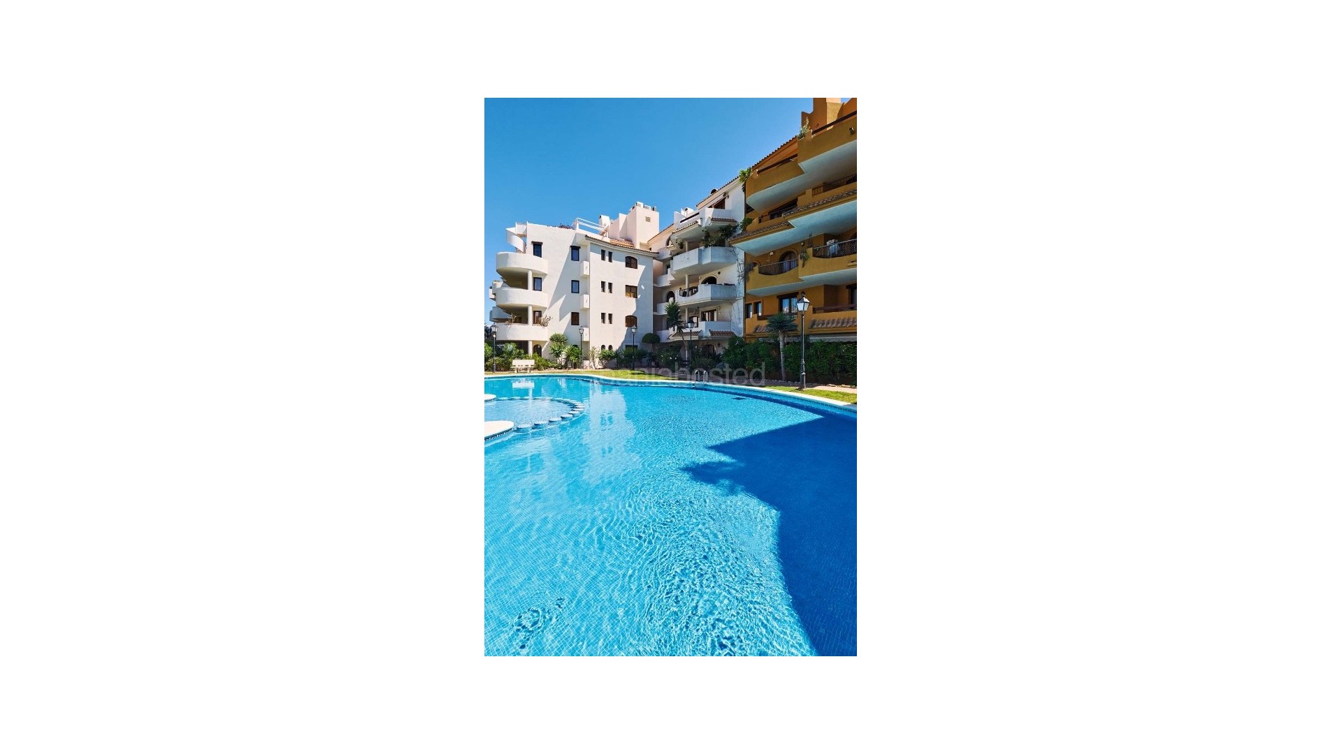 Resale - Apartment -
Punta Prima