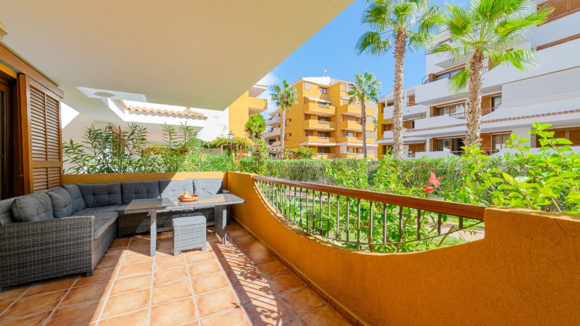 Resale - Apartment -
Punta Prima