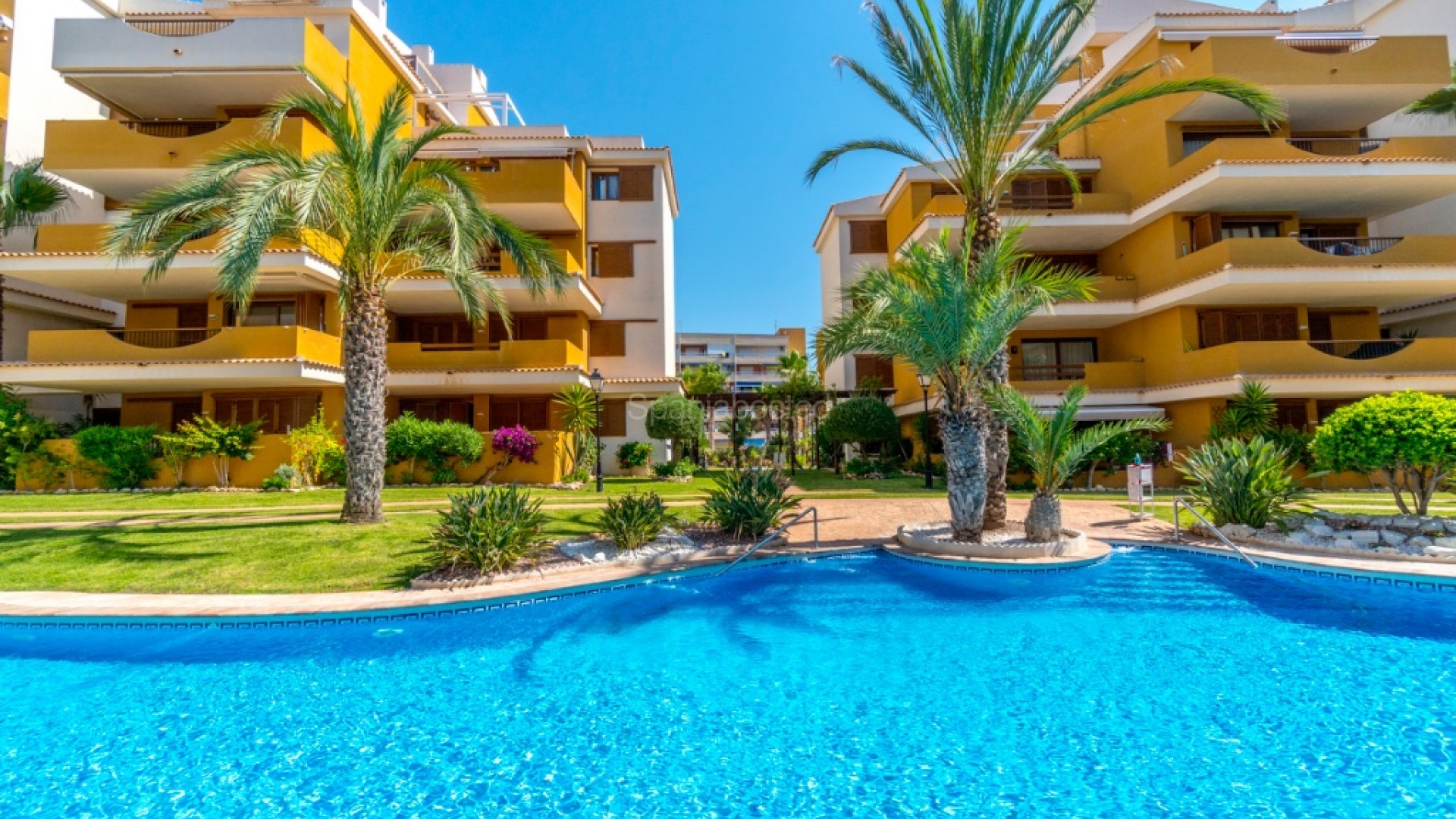 Resale - Apartment -
Punta Prima