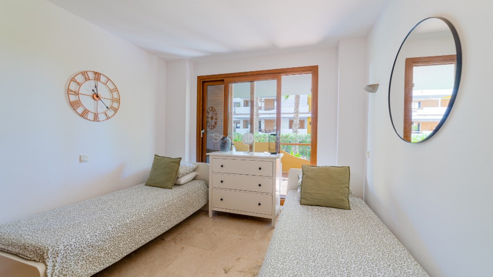 Resale - Apartment -
Punta Prima