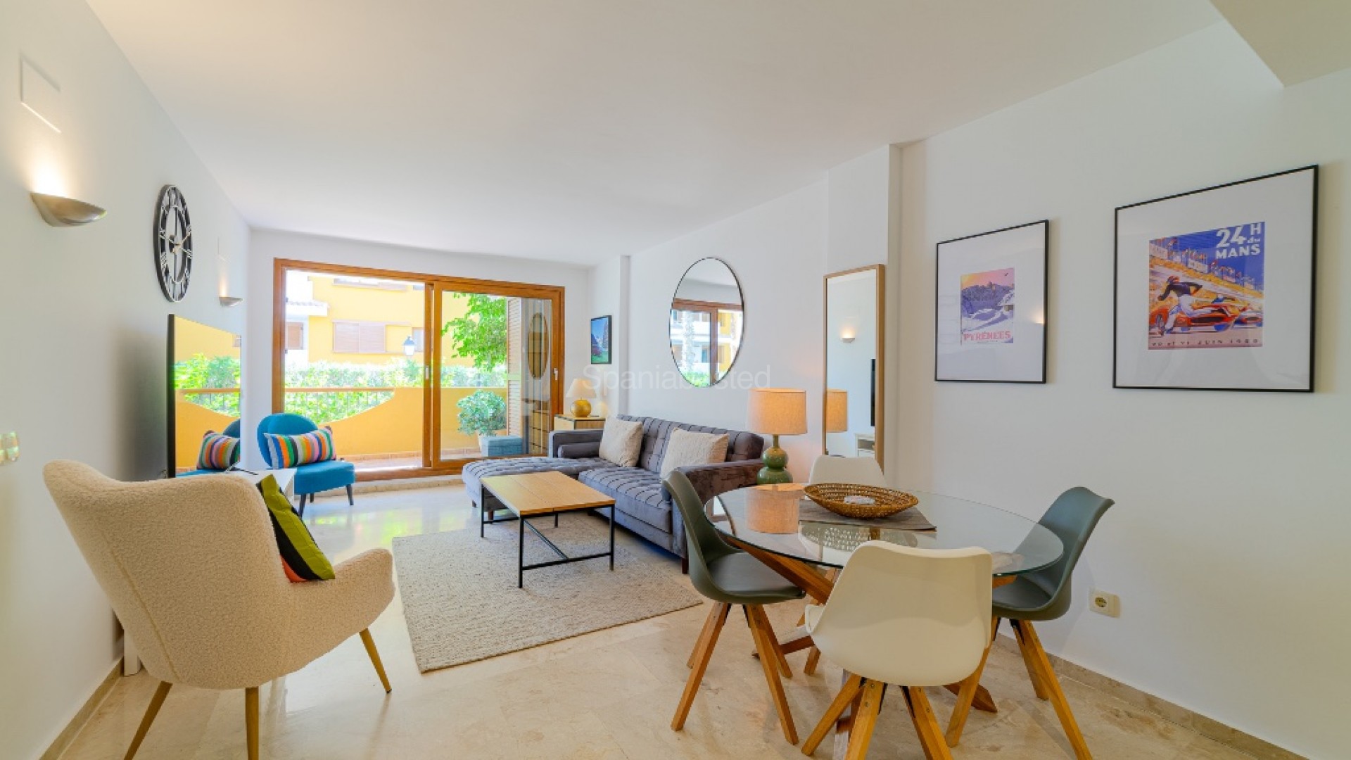 Resale - Apartment -
Punta Prima