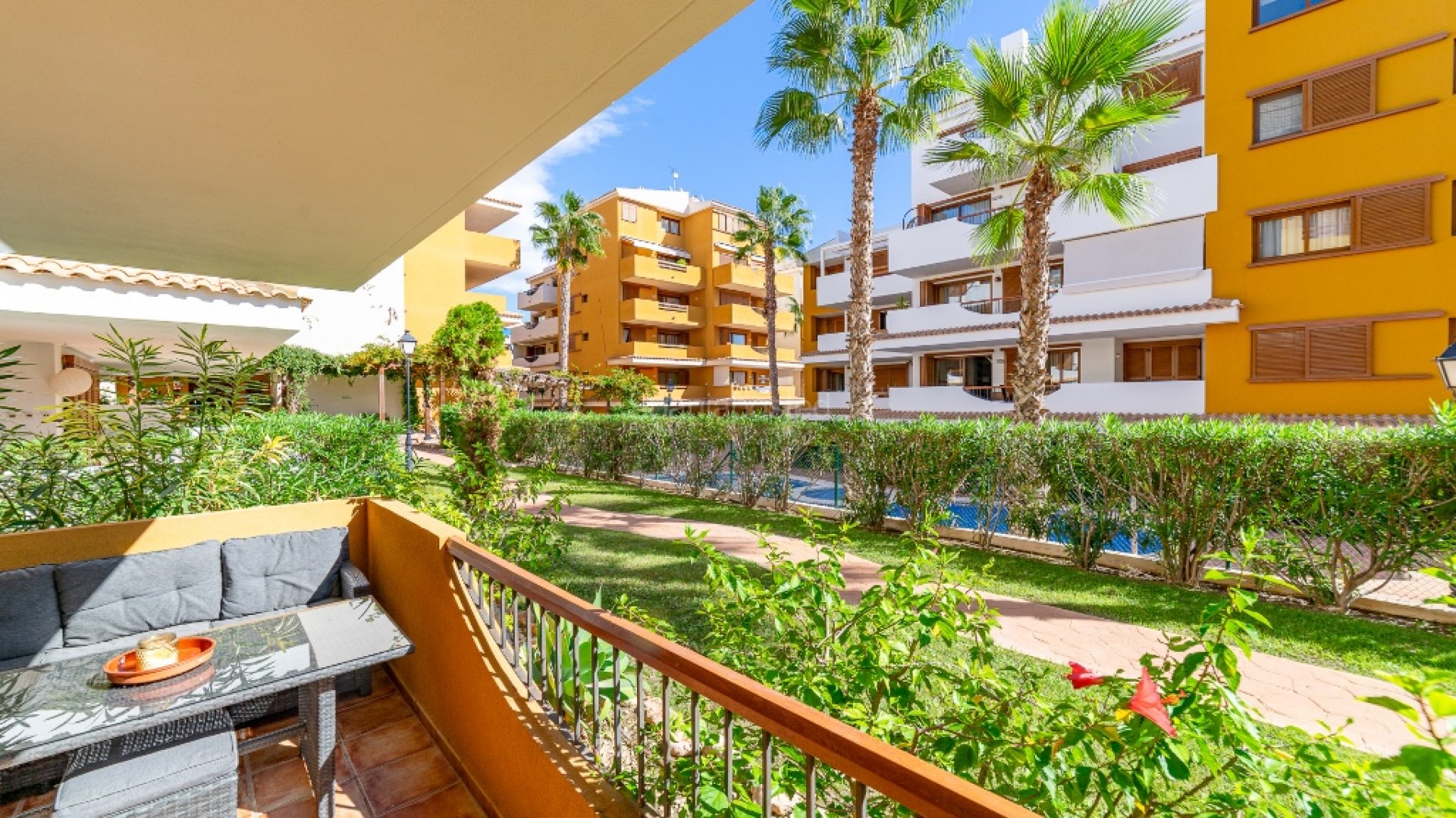 Resale - Apartment -
Punta Prima