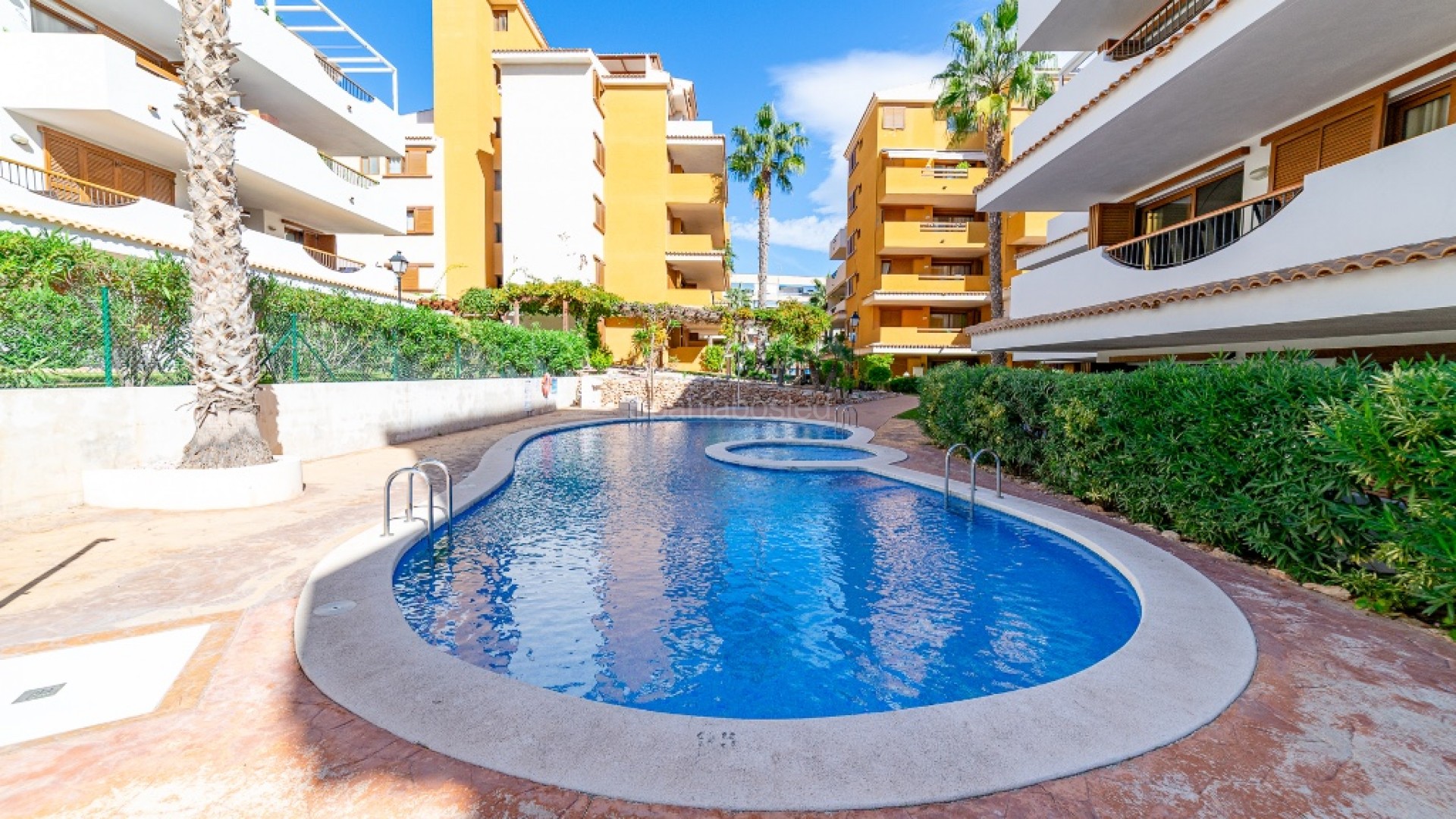 Resale - Apartment -
Punta Prima