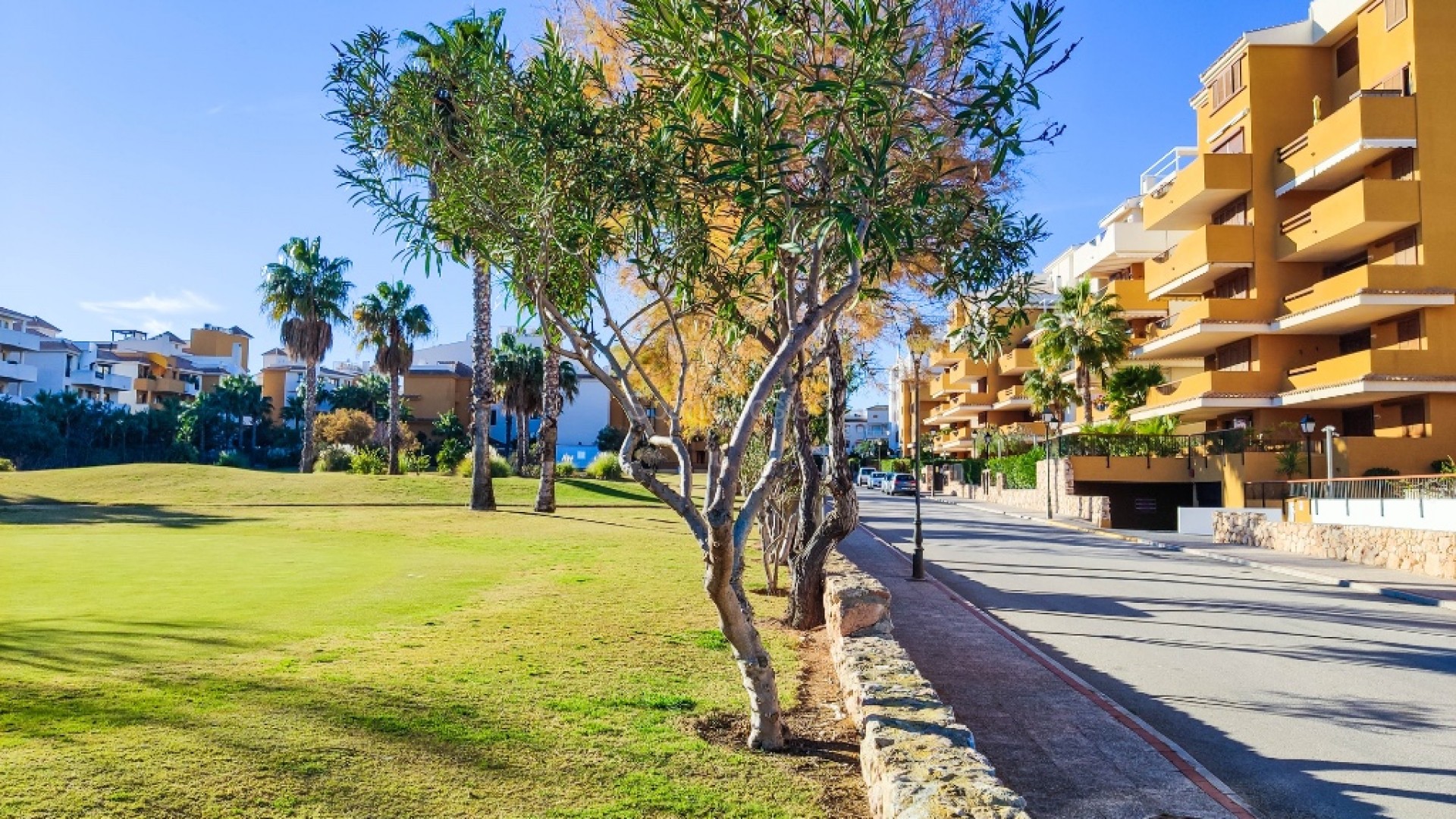 Resale - Apartment -
Punta Prima